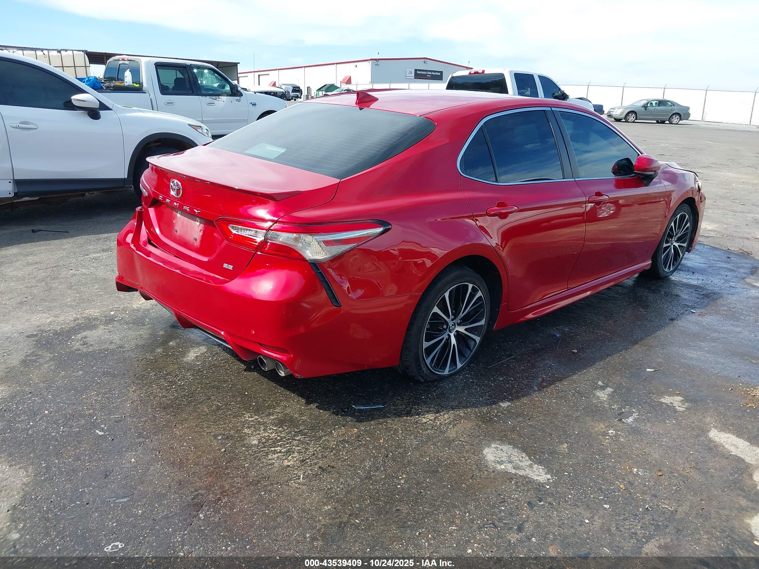 TOYOTA CAMRY image 4