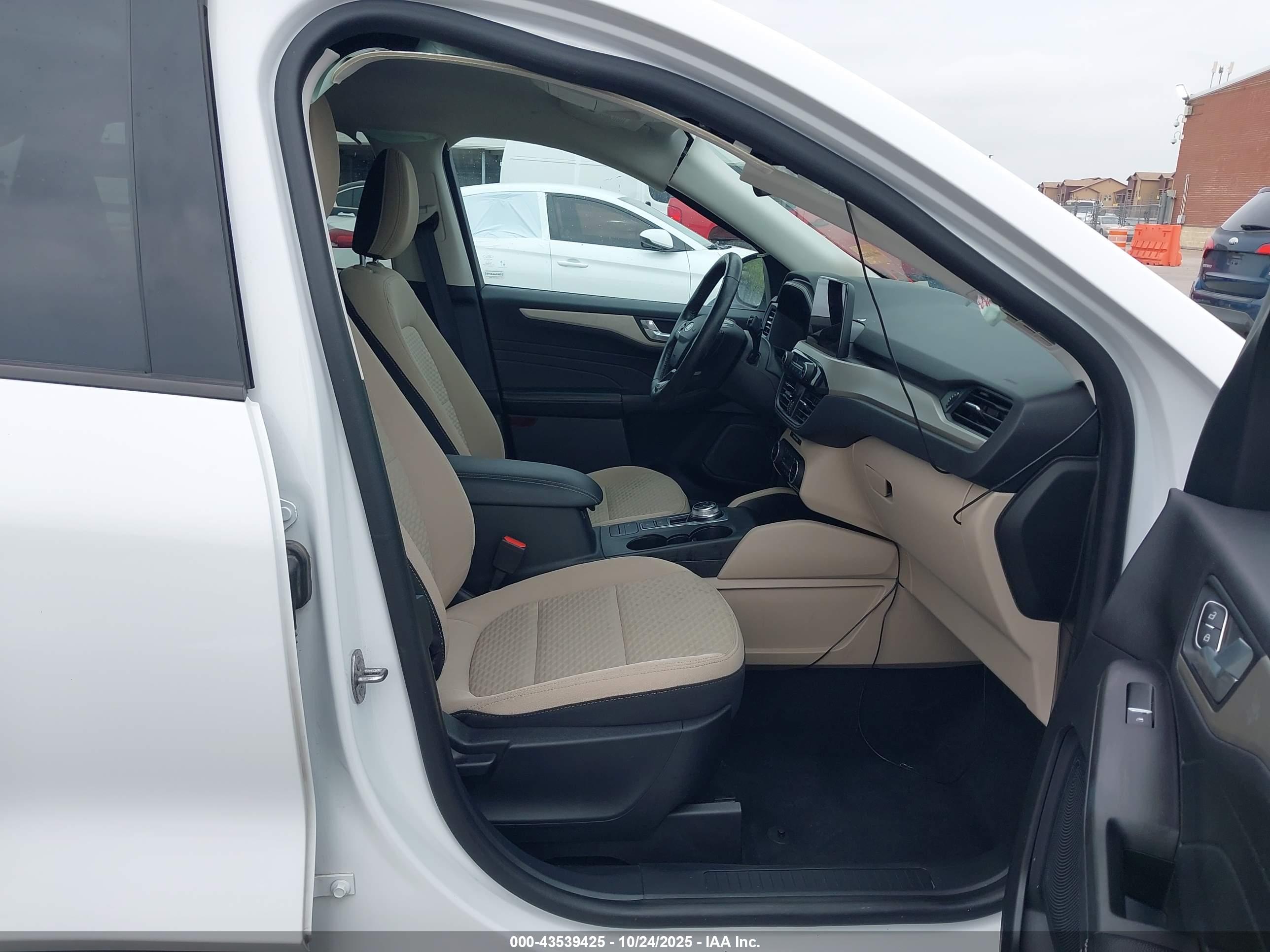 FORD ESCAPE image 5