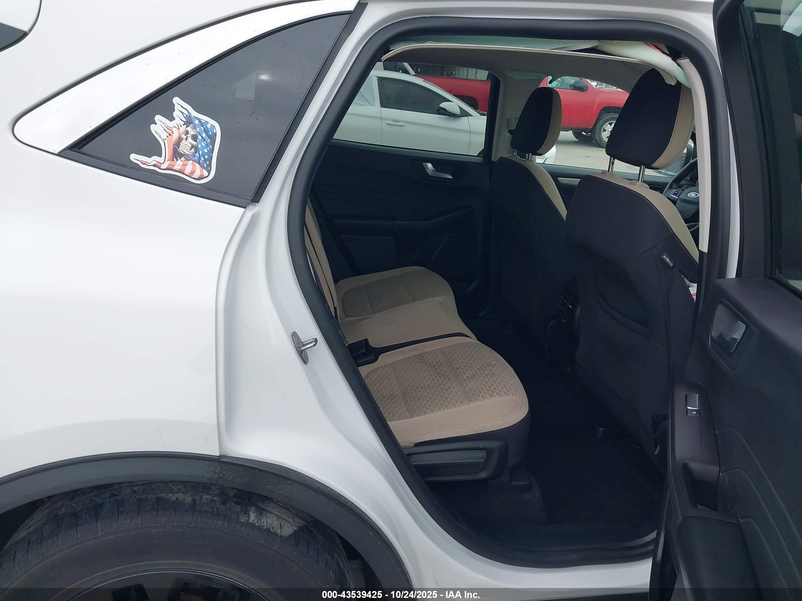 FORD ESCAPE image 8