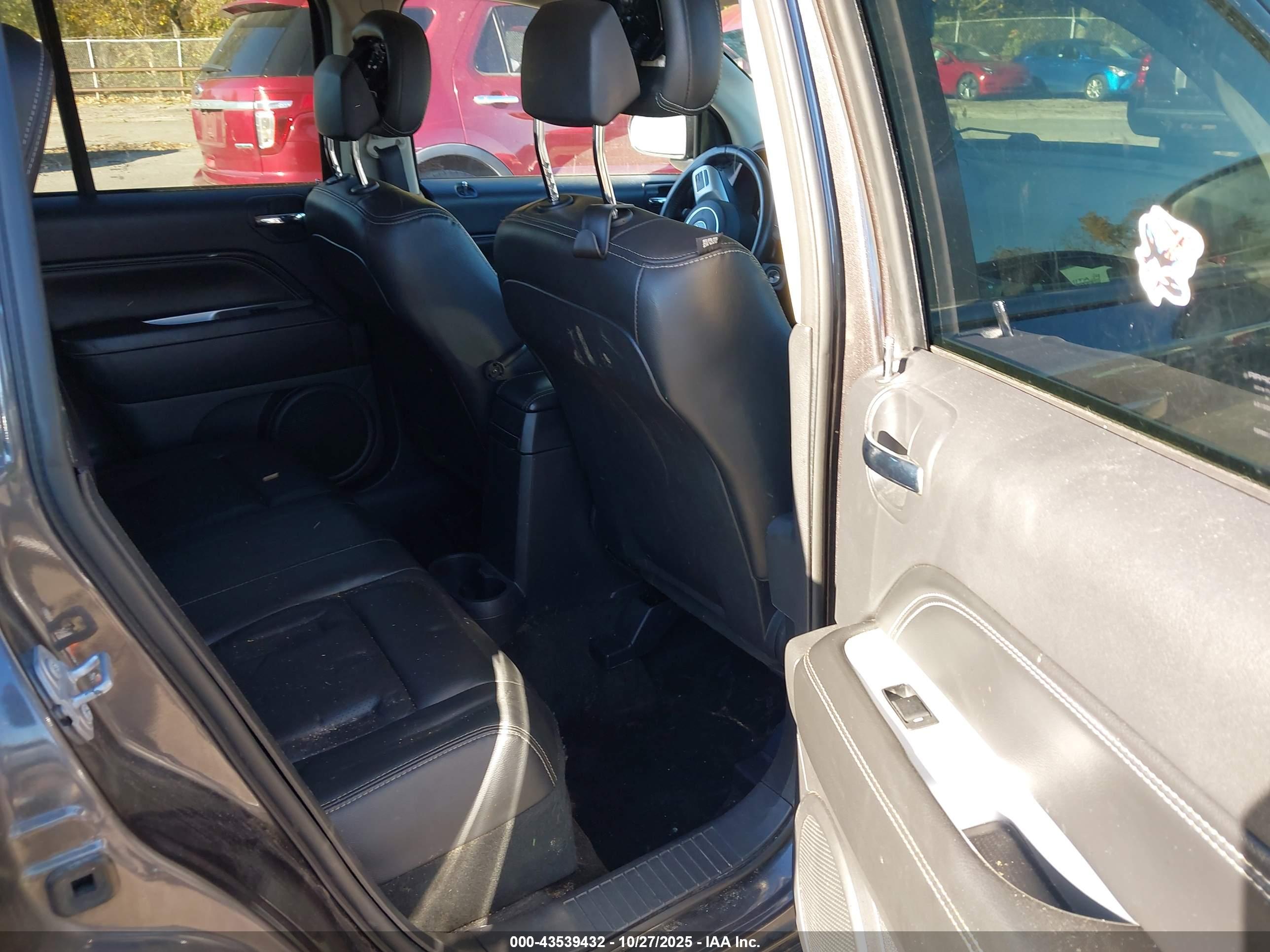 JEEP COMPASS image 8
