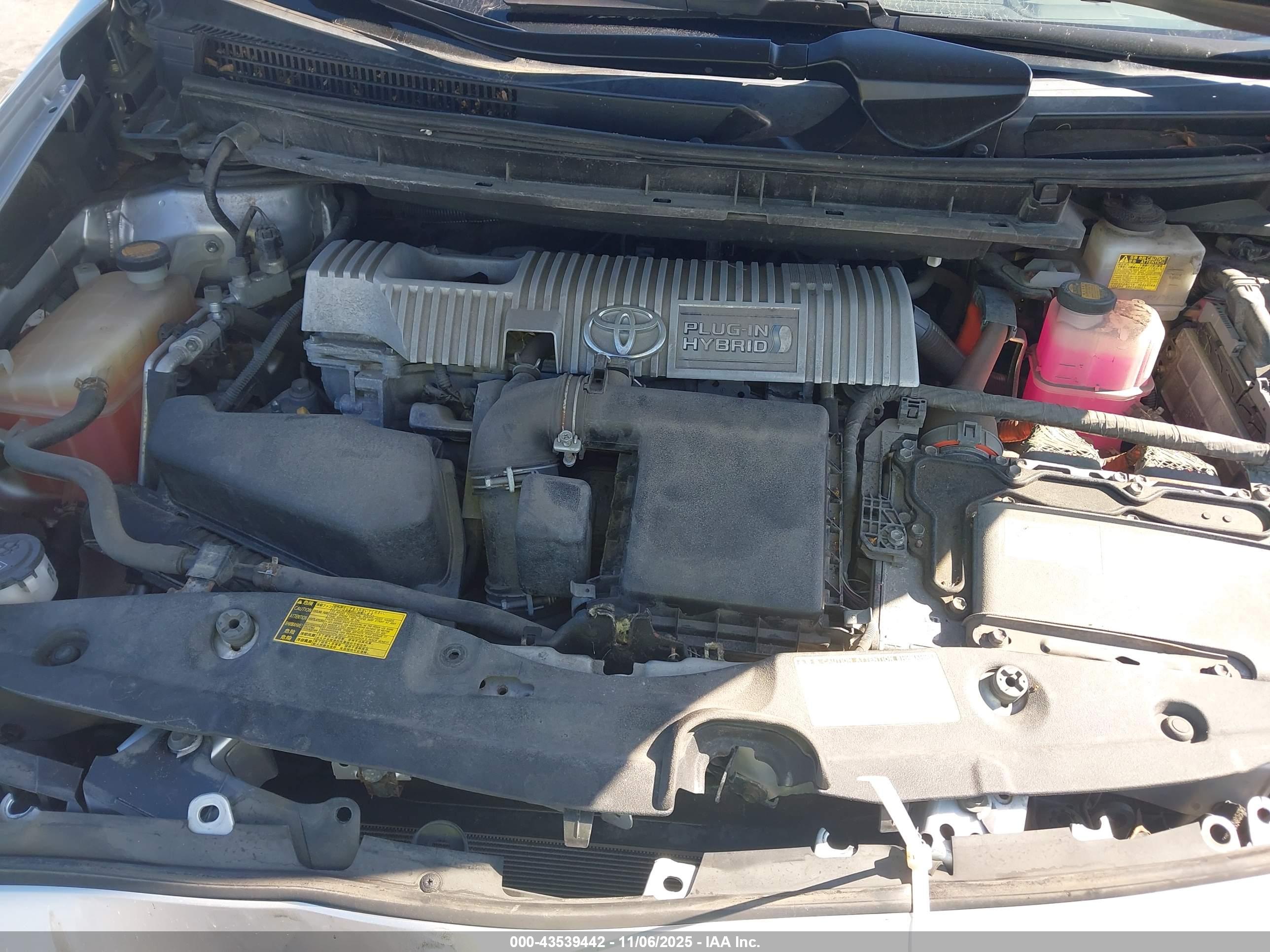 TOYOTA PRIUS image 10
