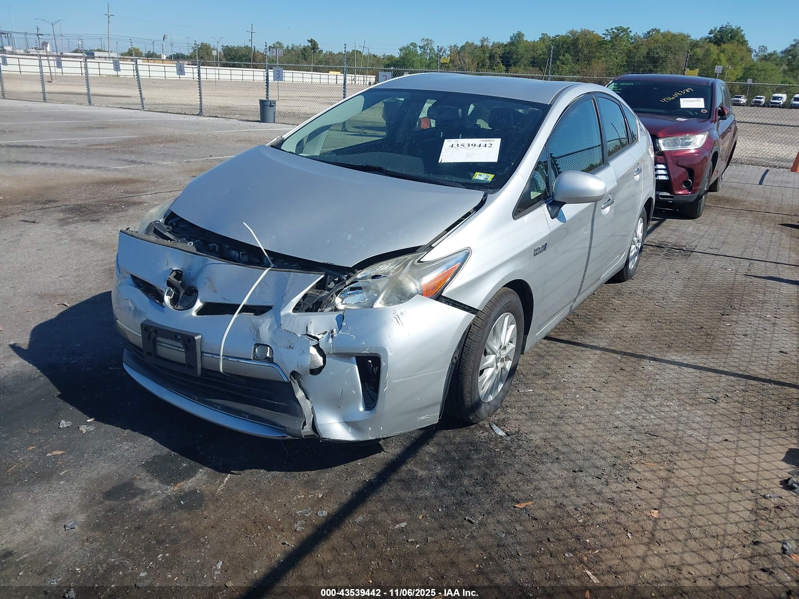 TOYOTA PRIUS image 2