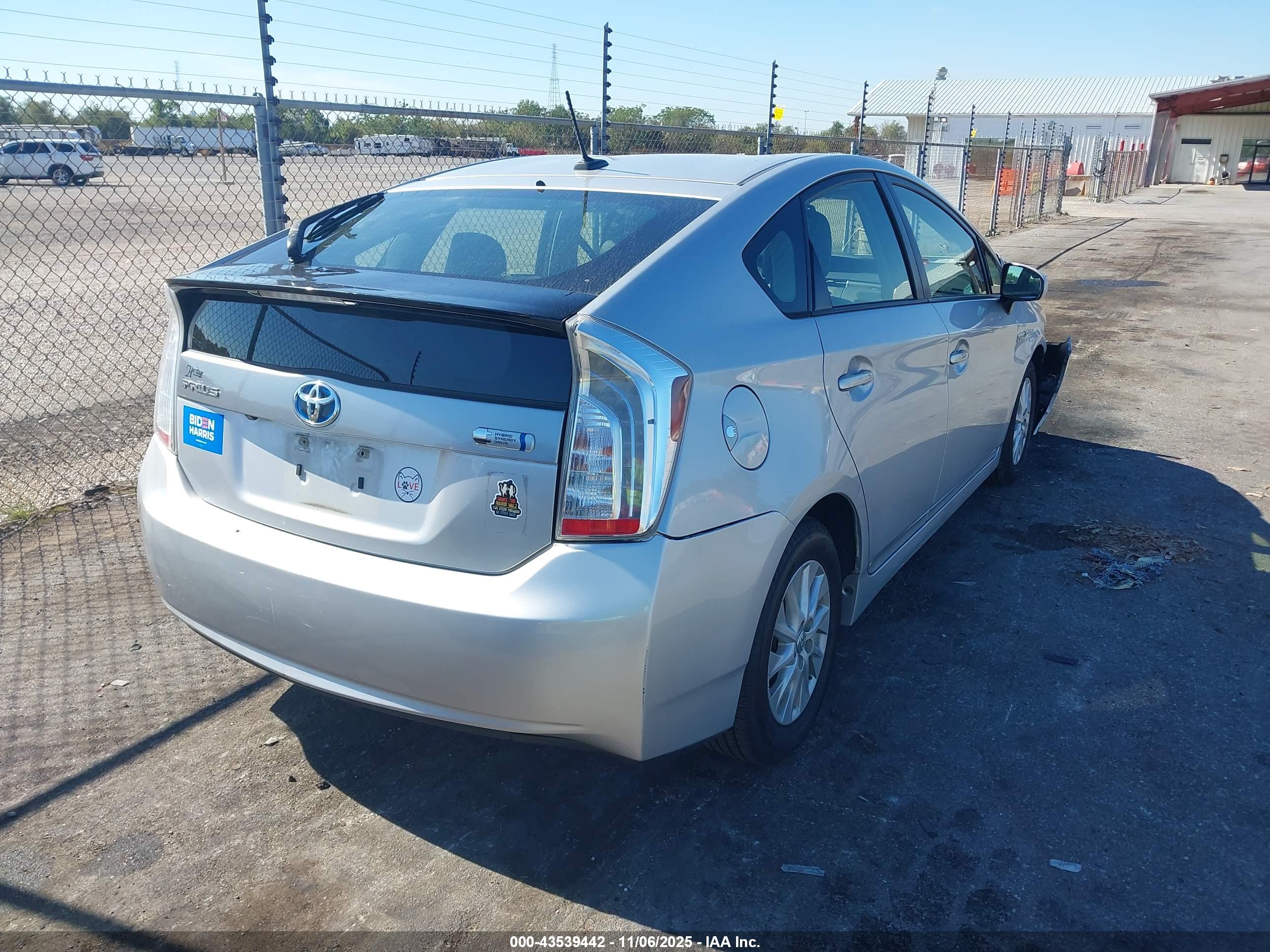 TOYOTA PRIUS image 4