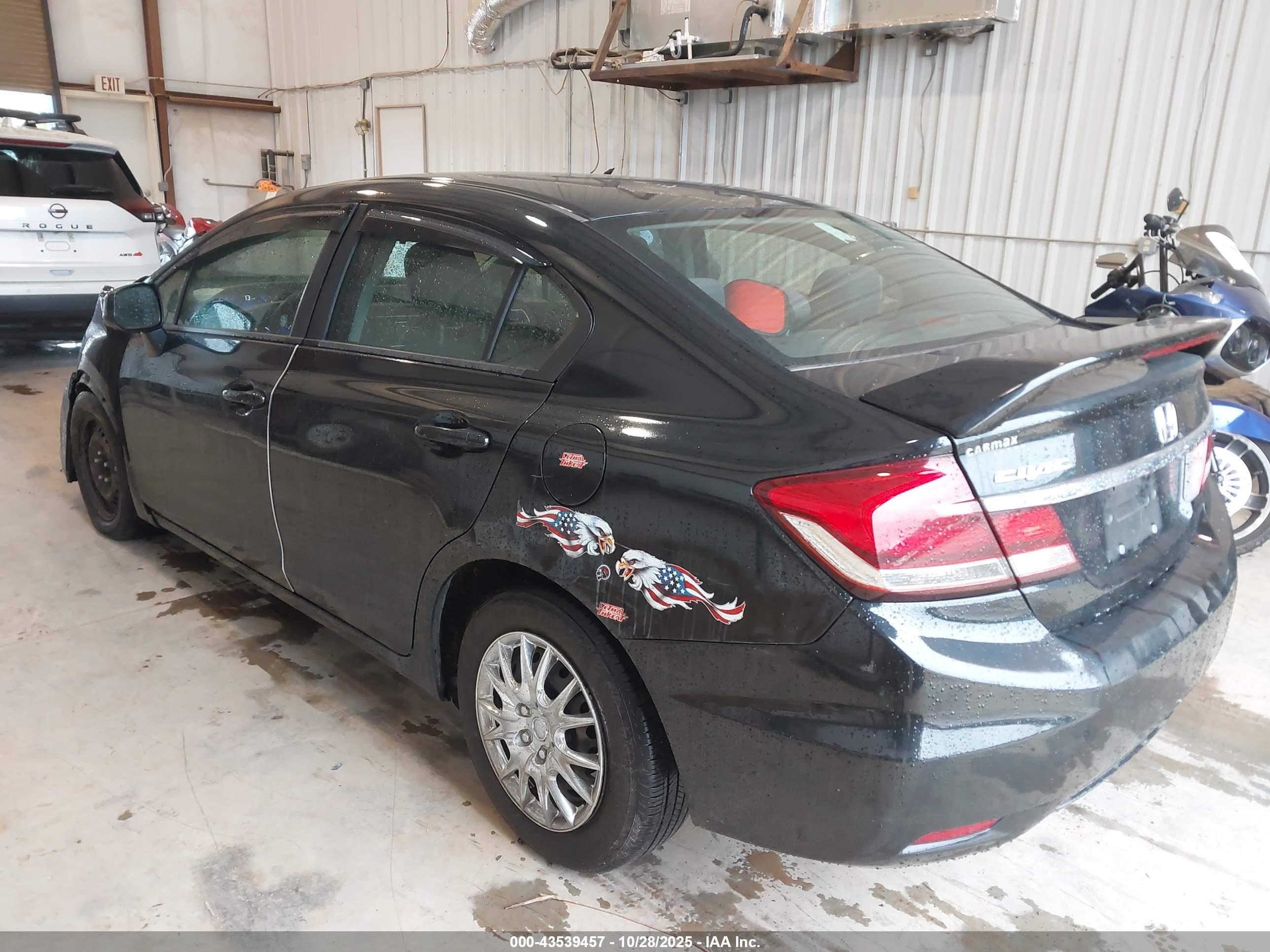 HONDA CIVIC image 3