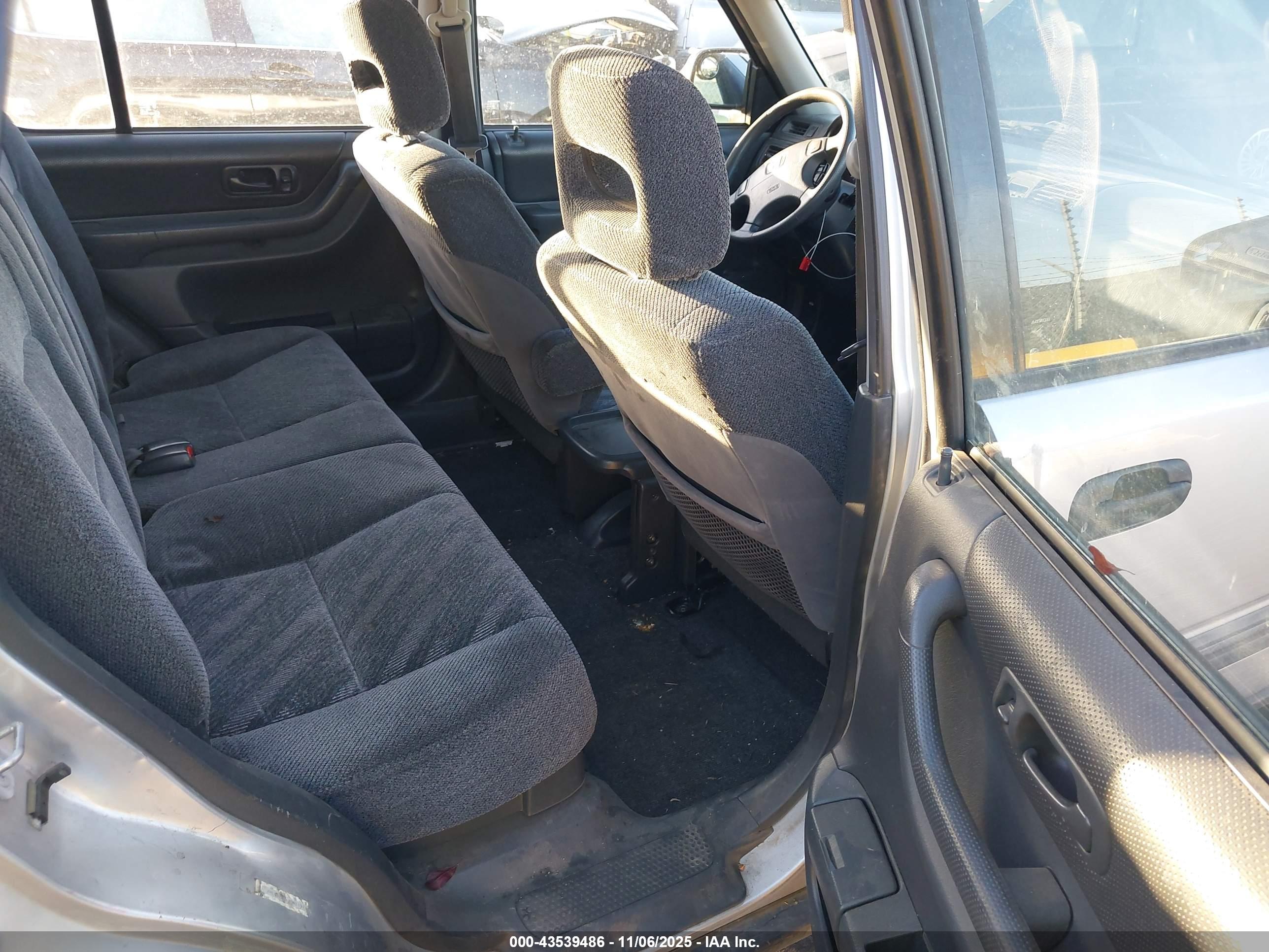 HONDA CR-V image 8