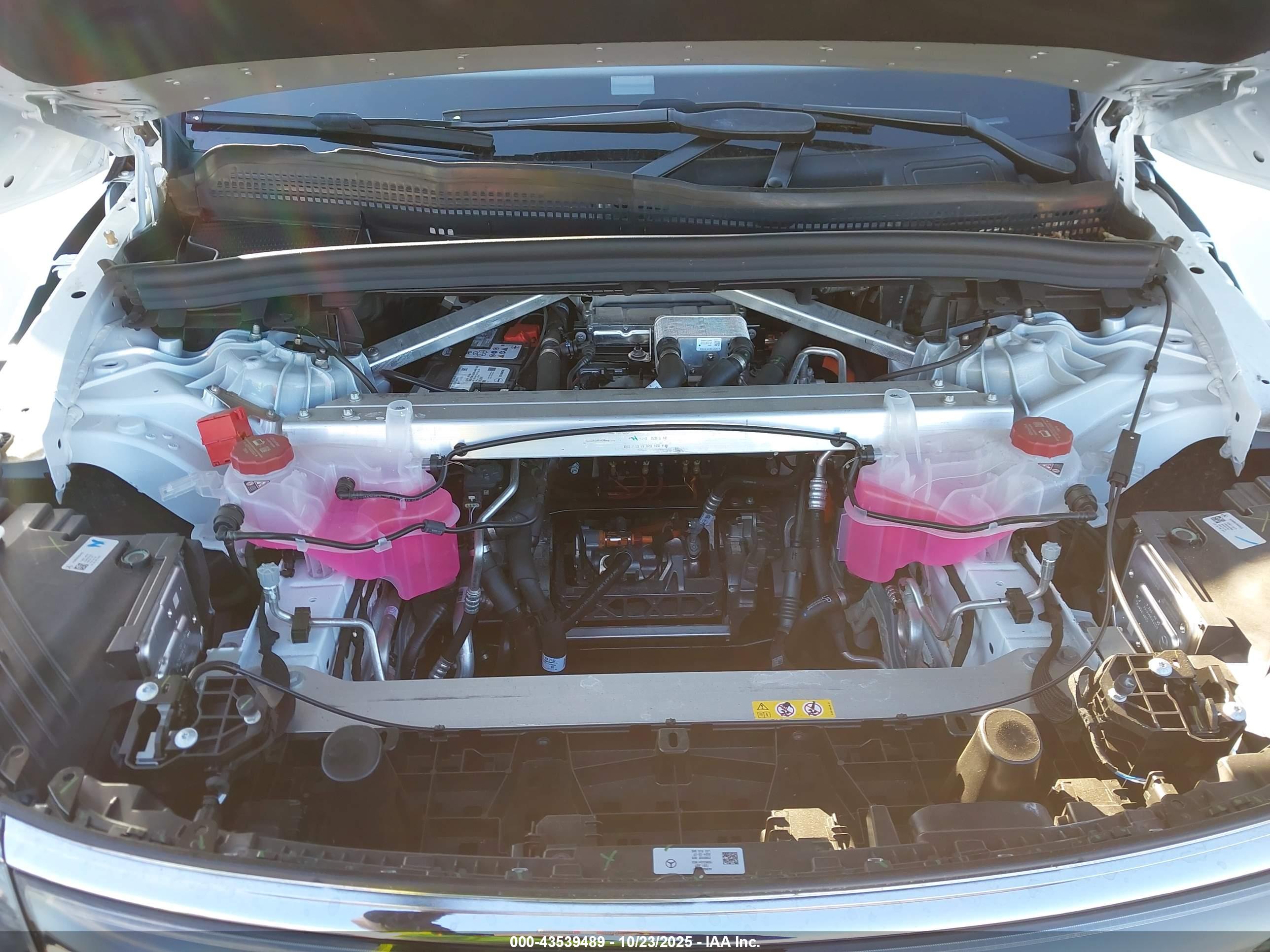 MERCEDES-BENZ EQS image 10