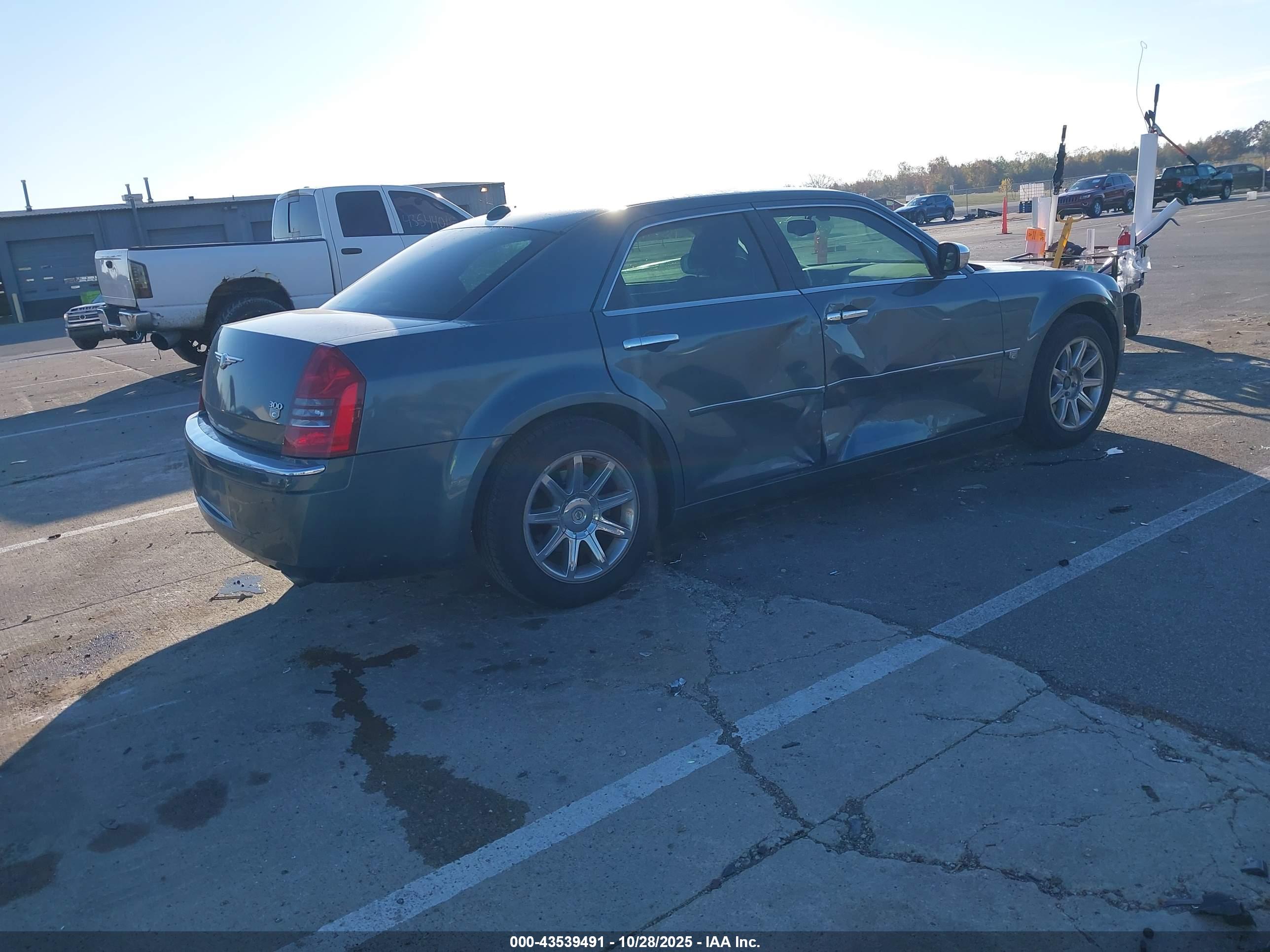 CHRYSLER 300C image 4