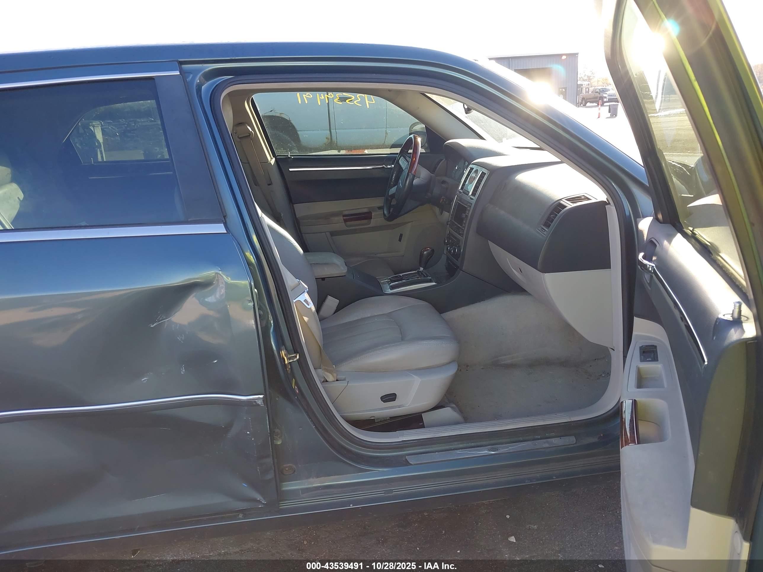 CHRYSLER 300C image 5
