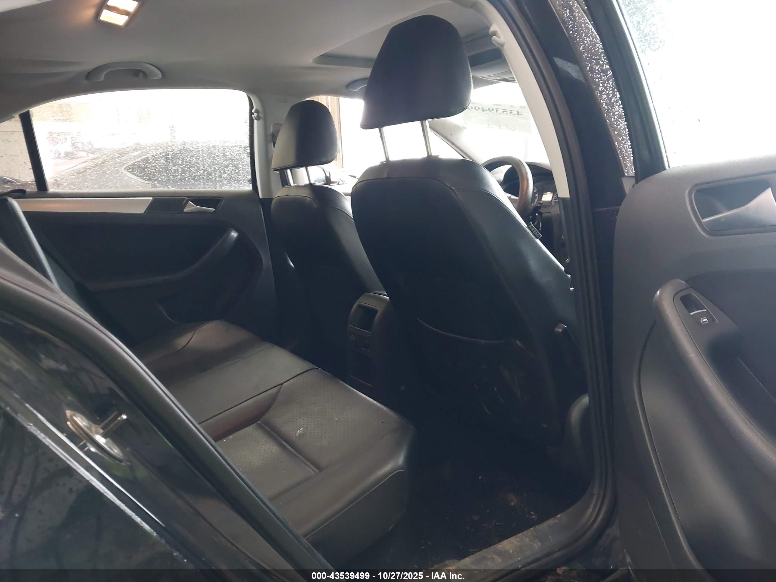 VOLKSWAGEN JETTA image 8