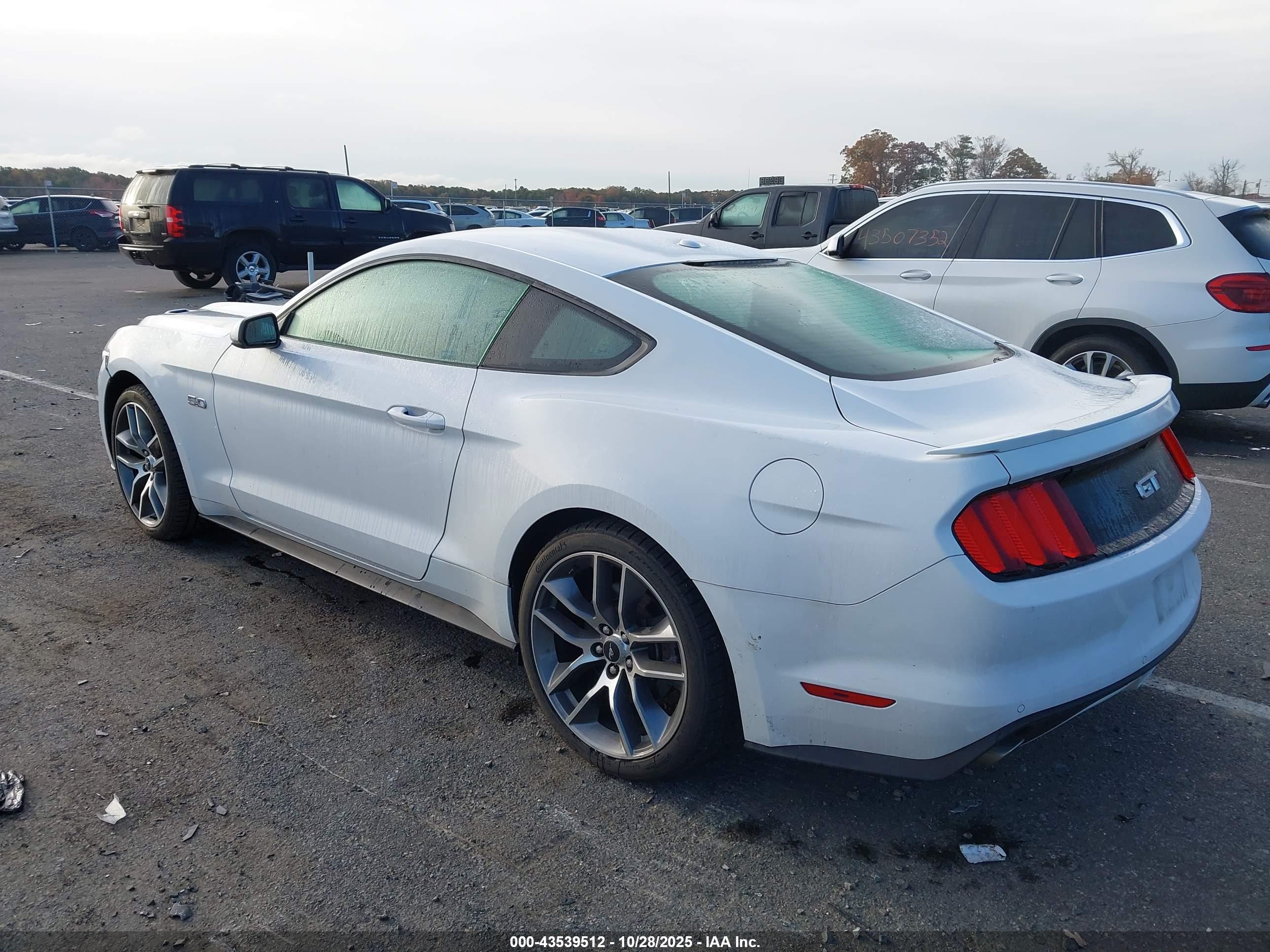 FORD MUSTANG image 3