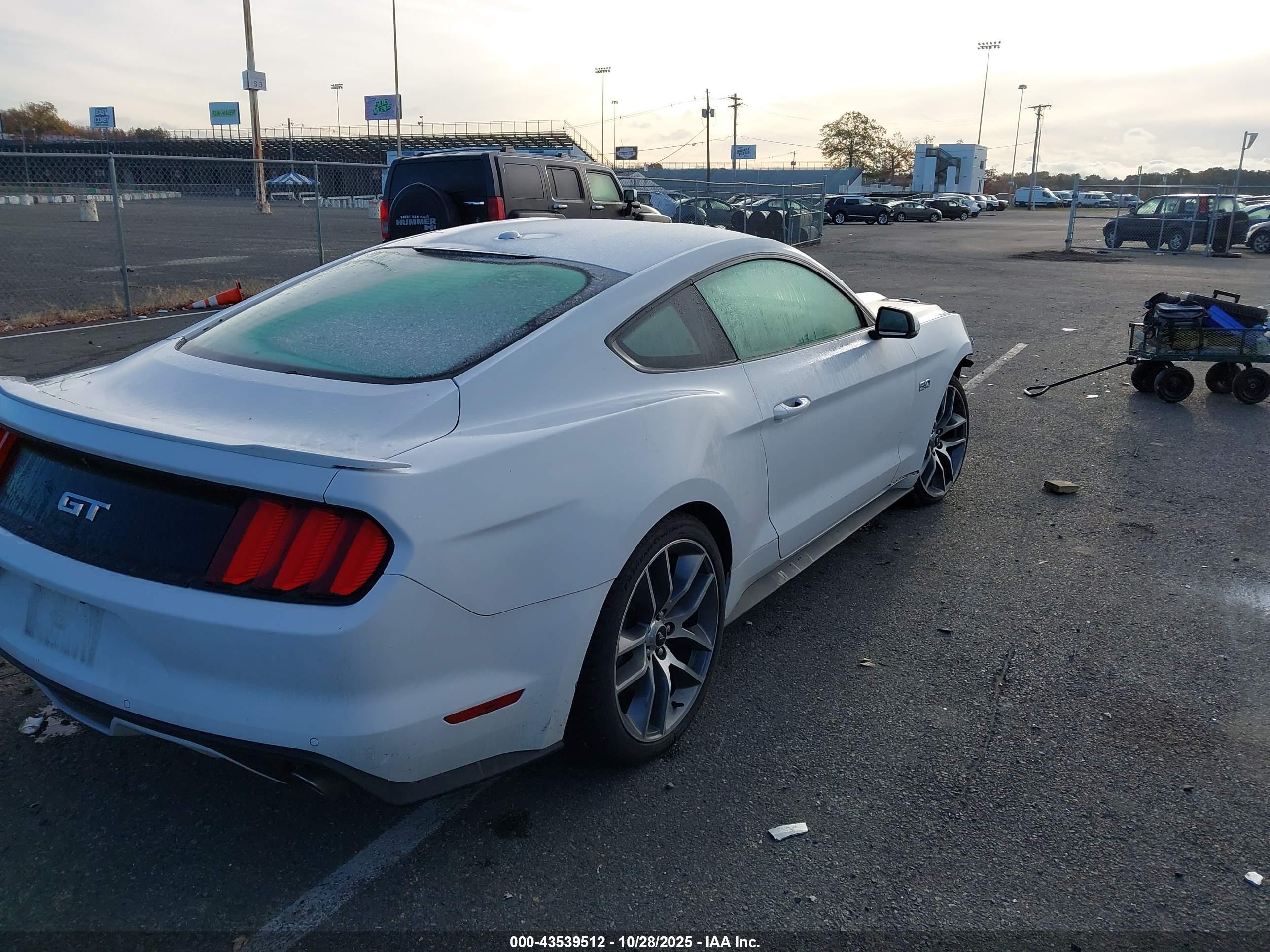 FORD MUSTANG image 4