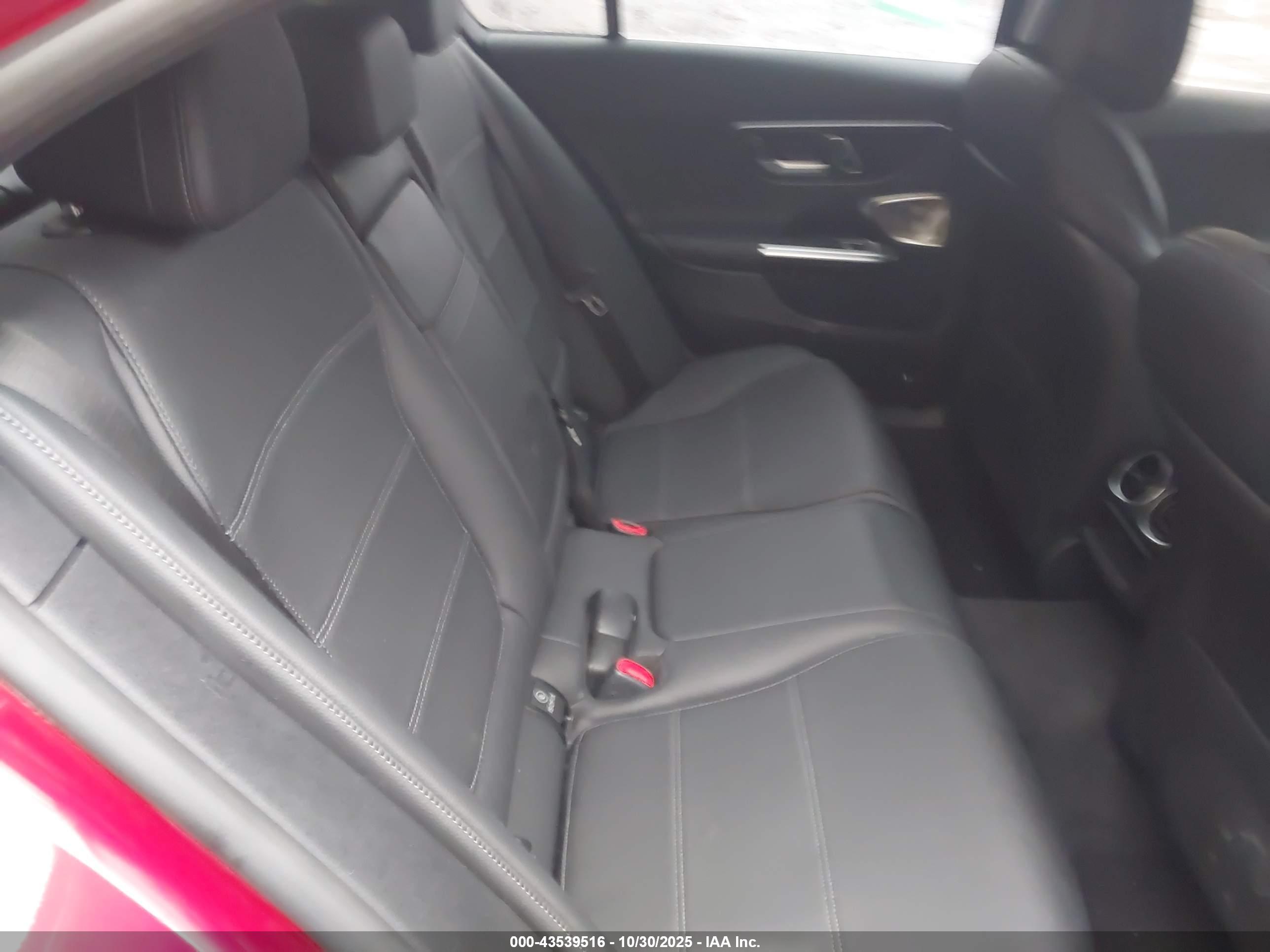 MERCEDES-BENZ C image 8