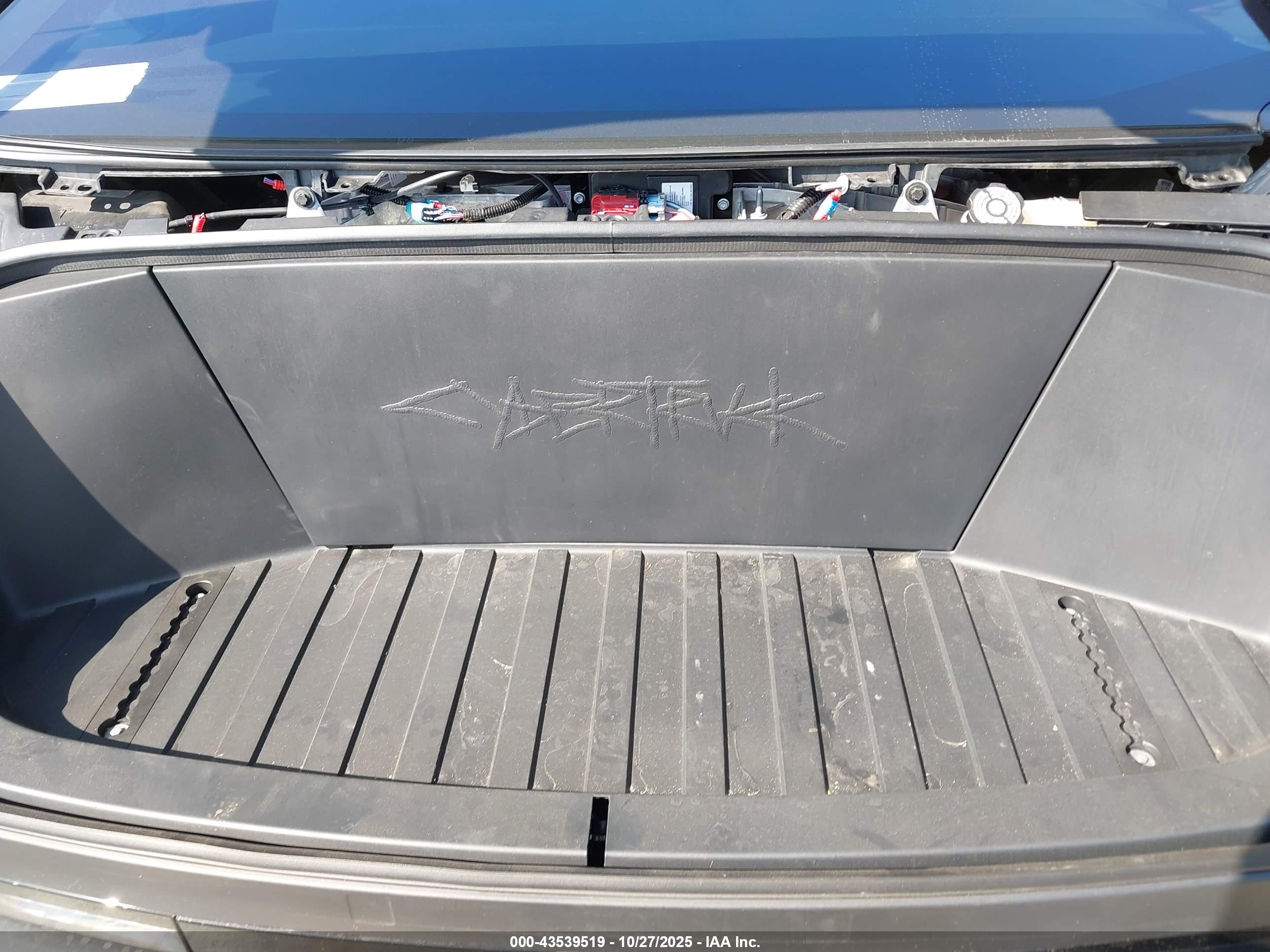 TESLA CYBERTRUCK image 10