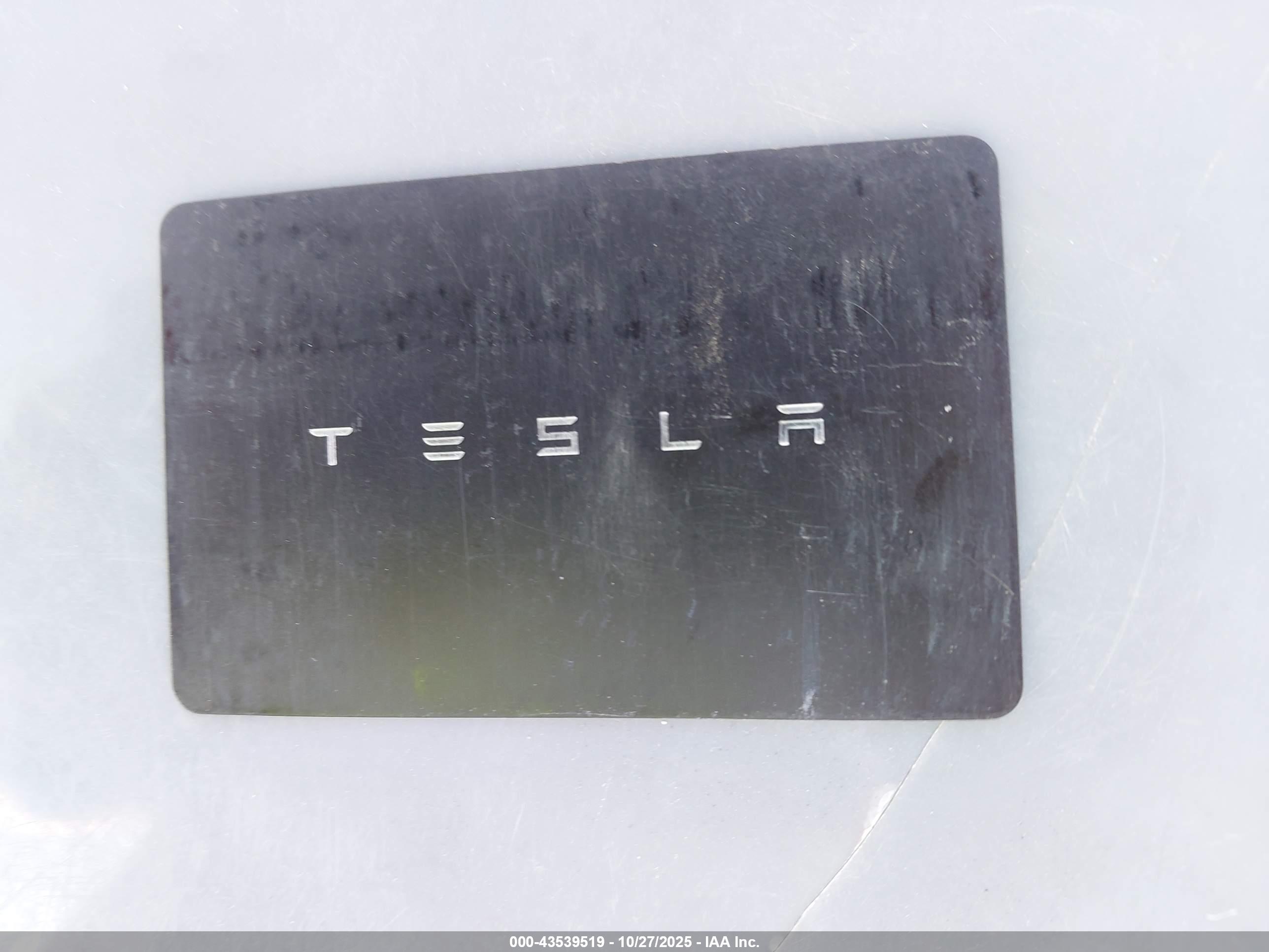 TESLA CYBERTRUCK image 11