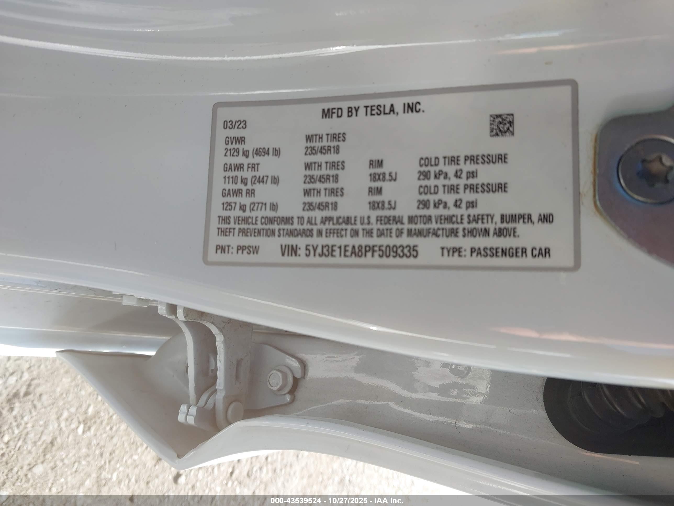 TESLA MODEL image 9