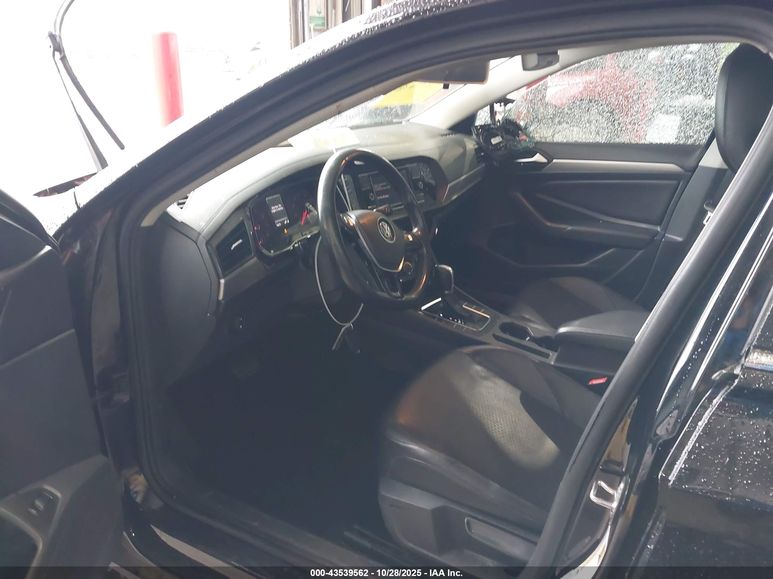 VOLKSWAGEN JETTA image 5