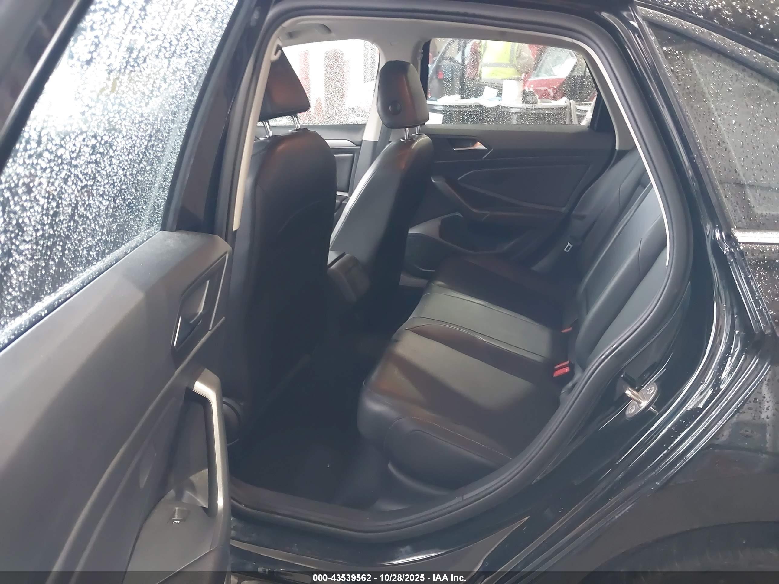 VOLKSWAGEN JETTA image 8