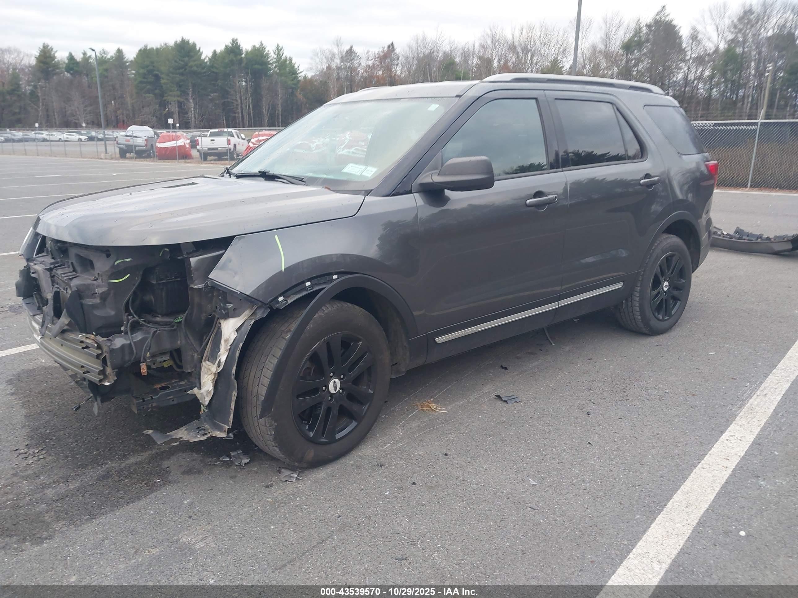 FORD EXPLORER image 2