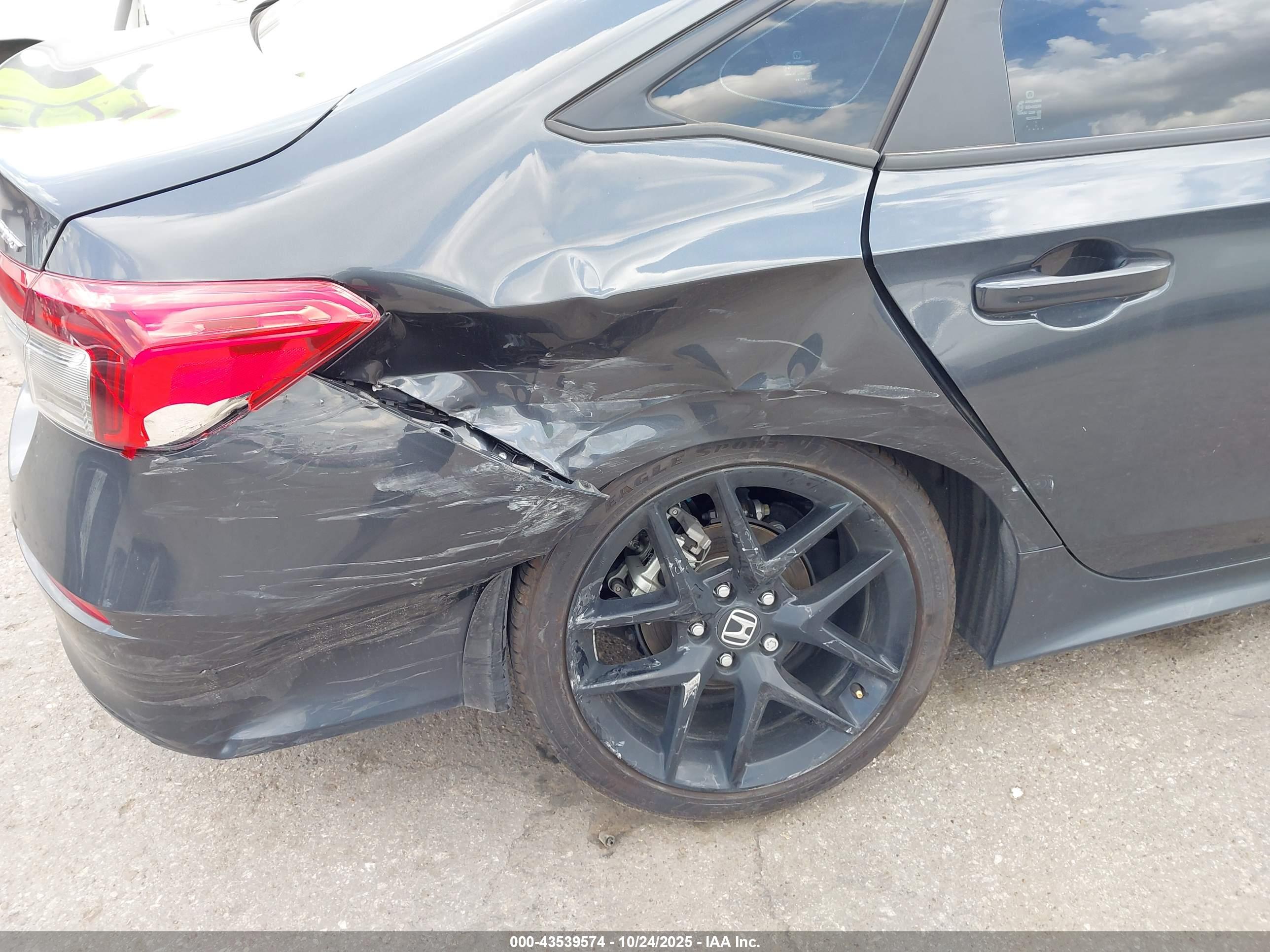 HONDA CIVIC image 6