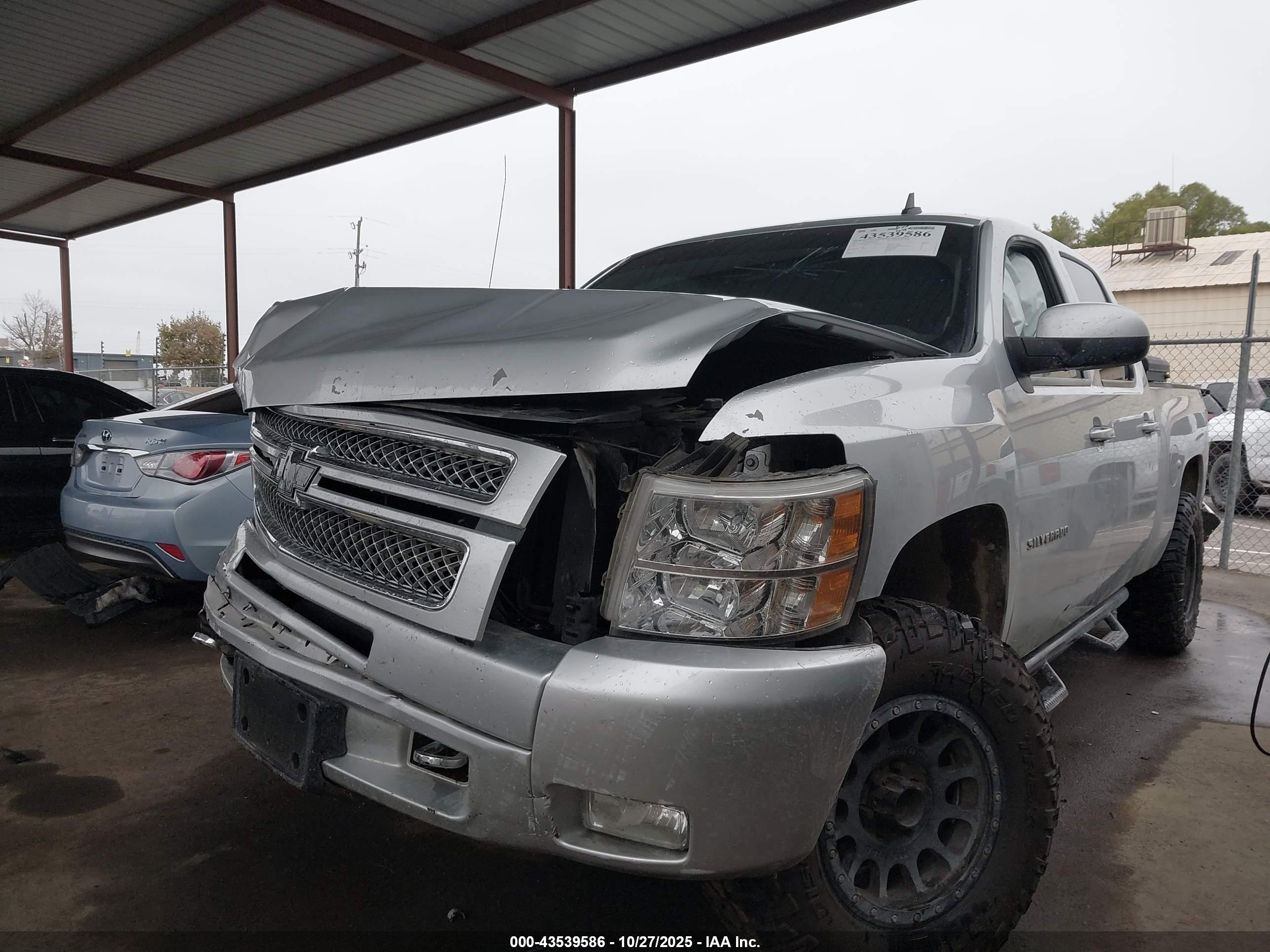 CHEVROLET SILVERADO image 2