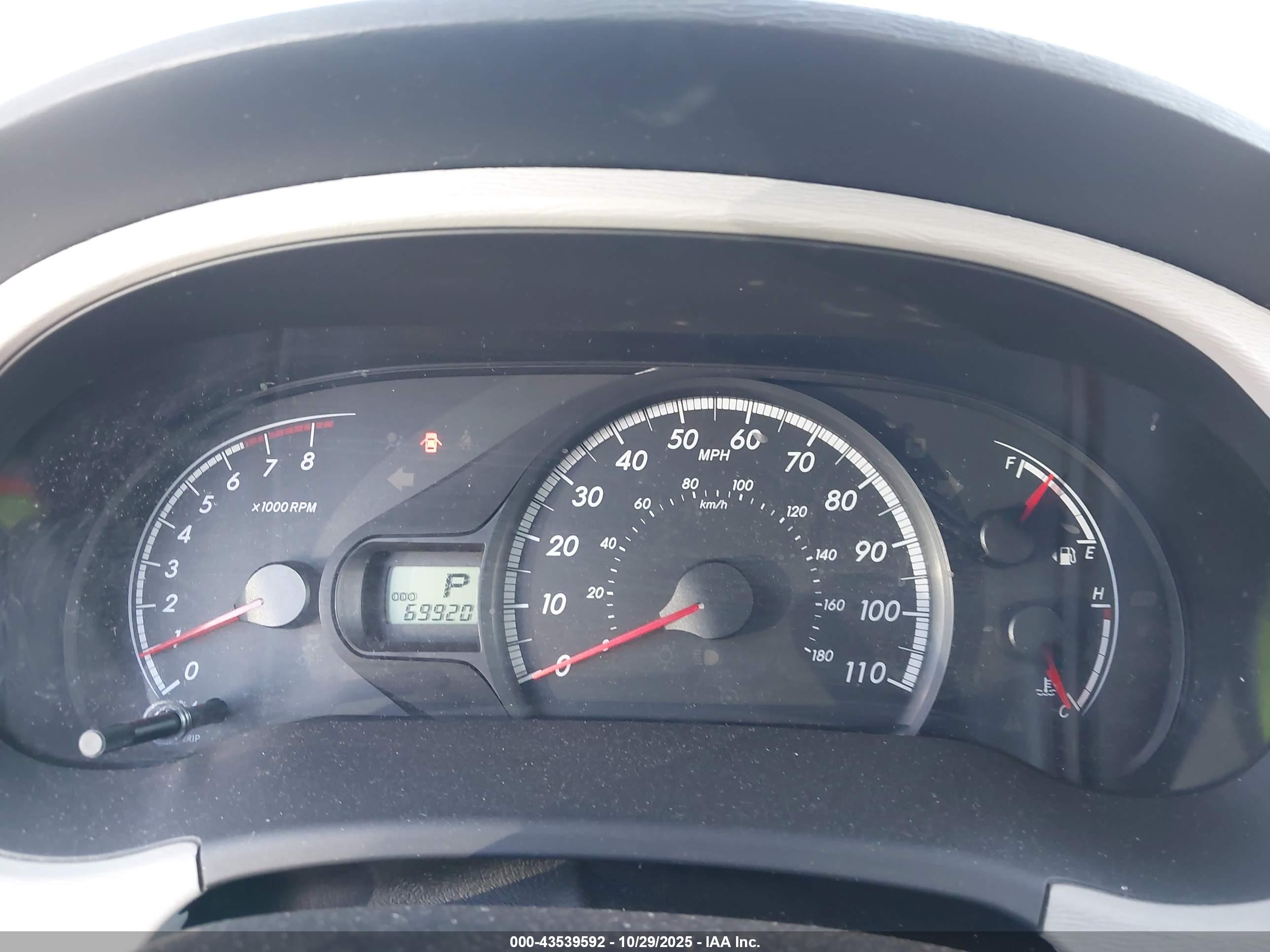 TOYOTA SIENNA image 7