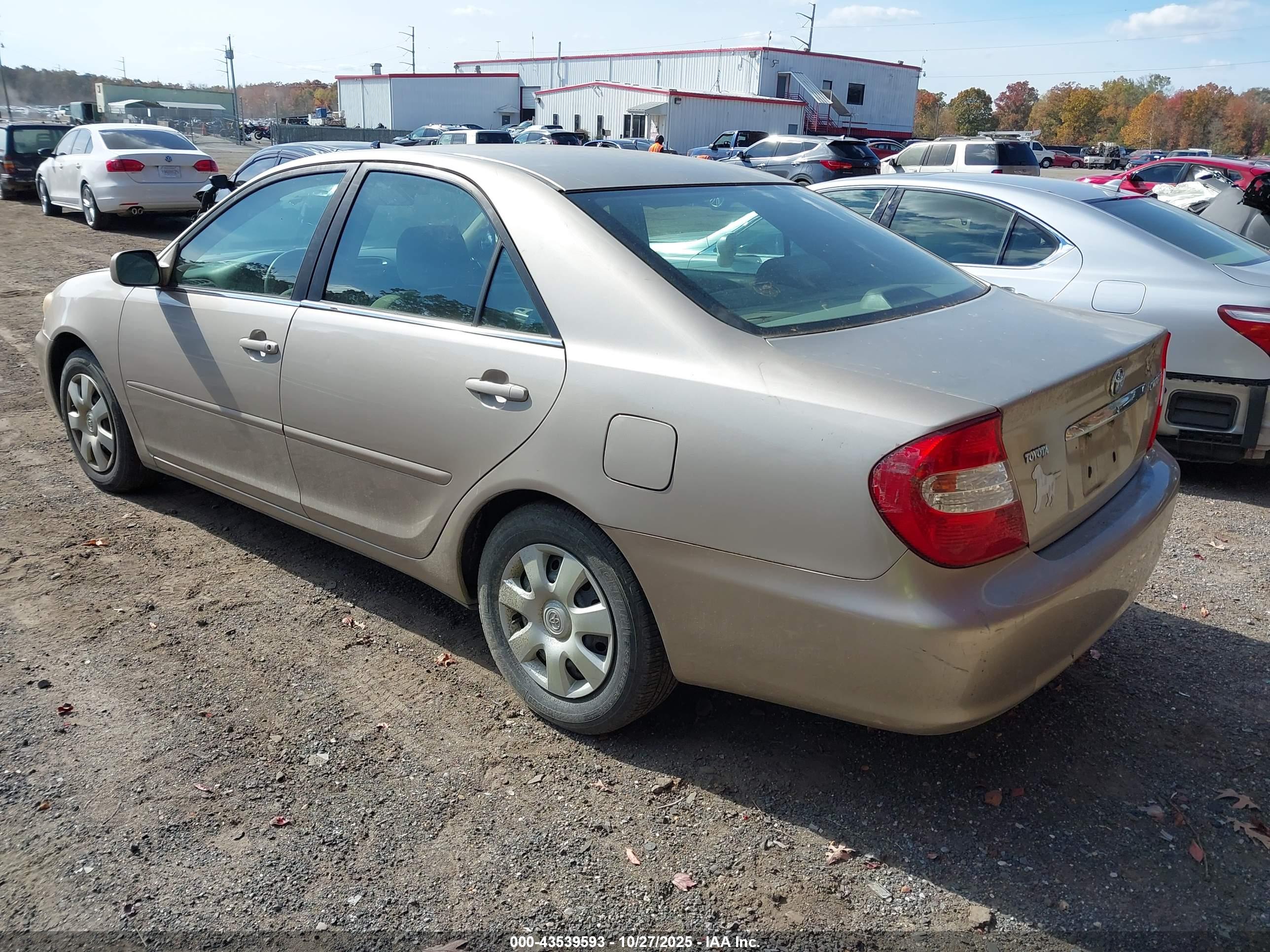 TOYOTA CAMRY image 3