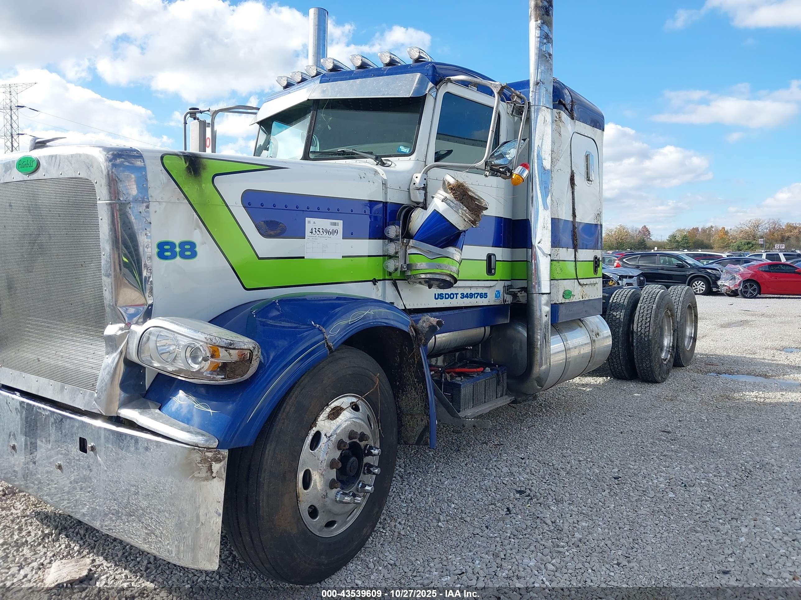 PETERBILT 388 image 2