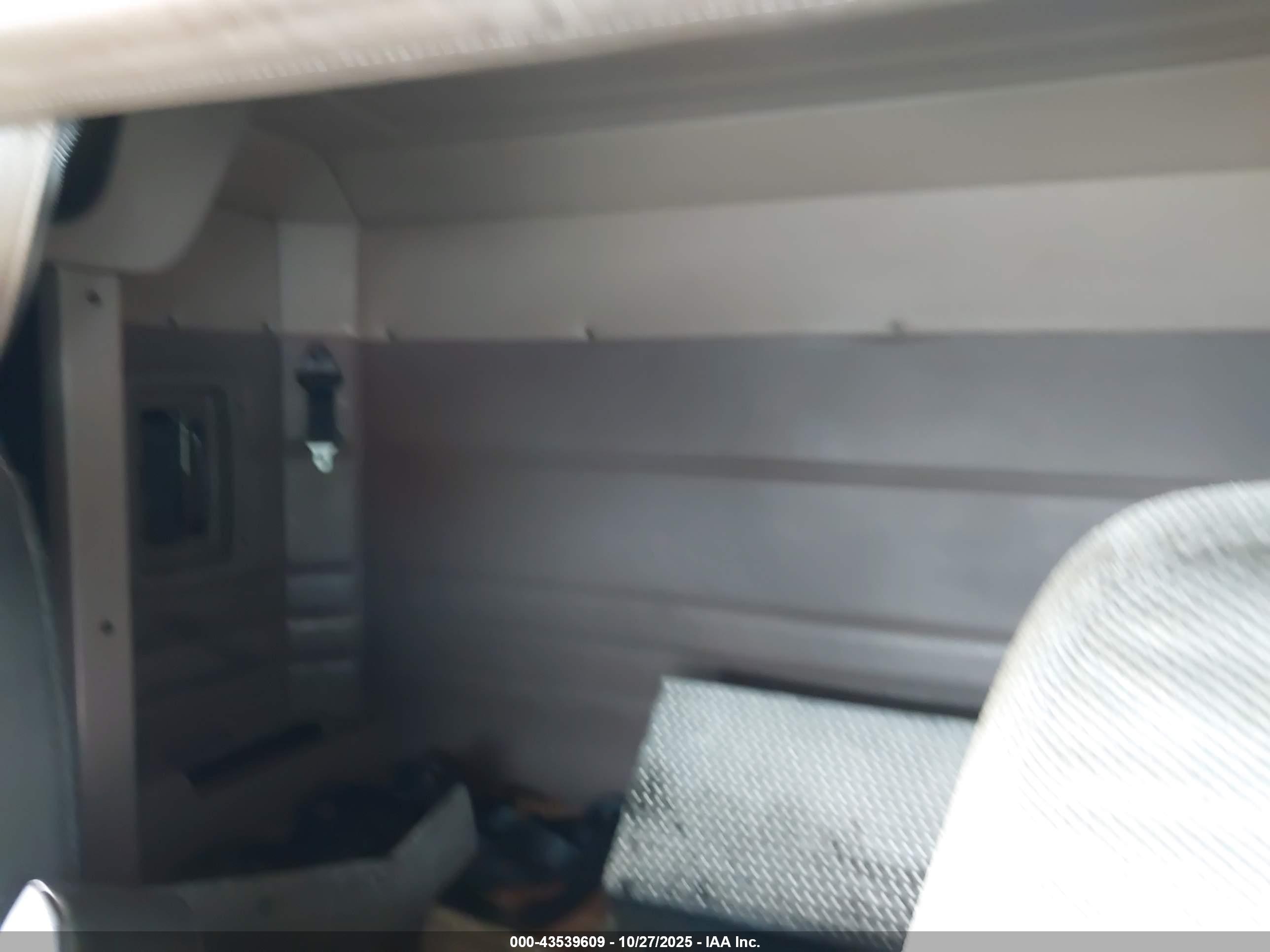 PETERBILT 388 image 7