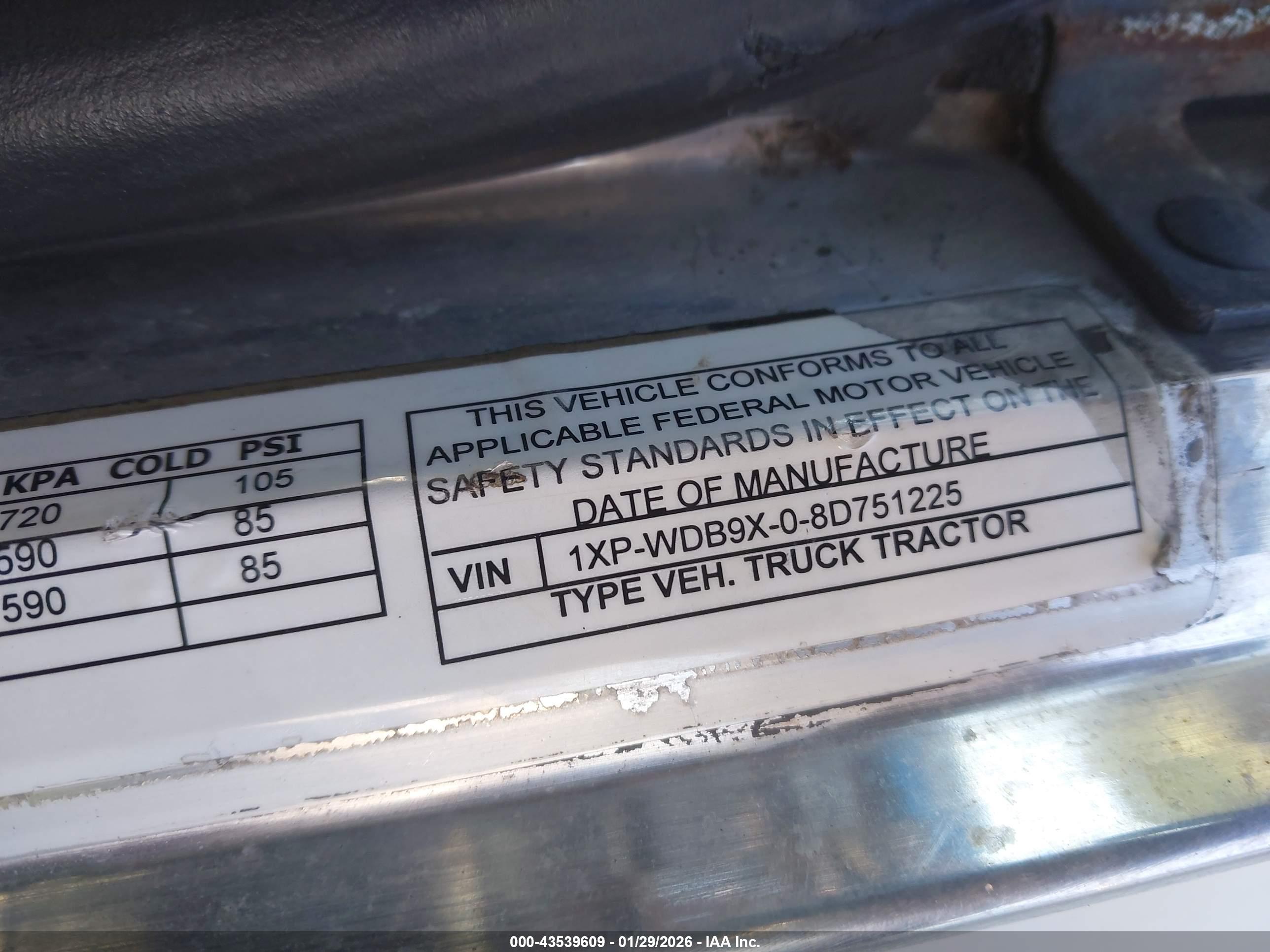 PETERBILT 388 image 9