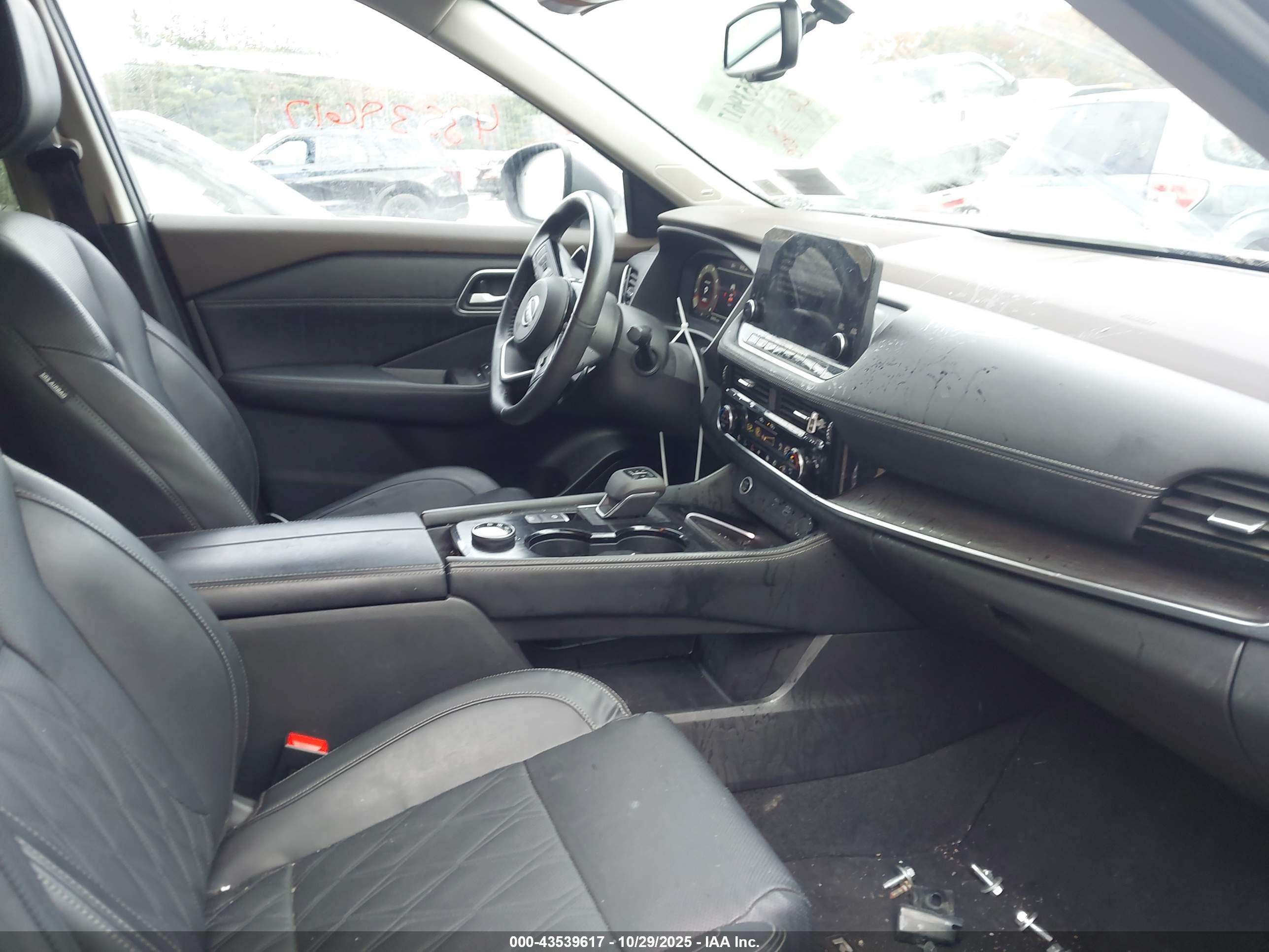 NISSAN ROGUE image 5