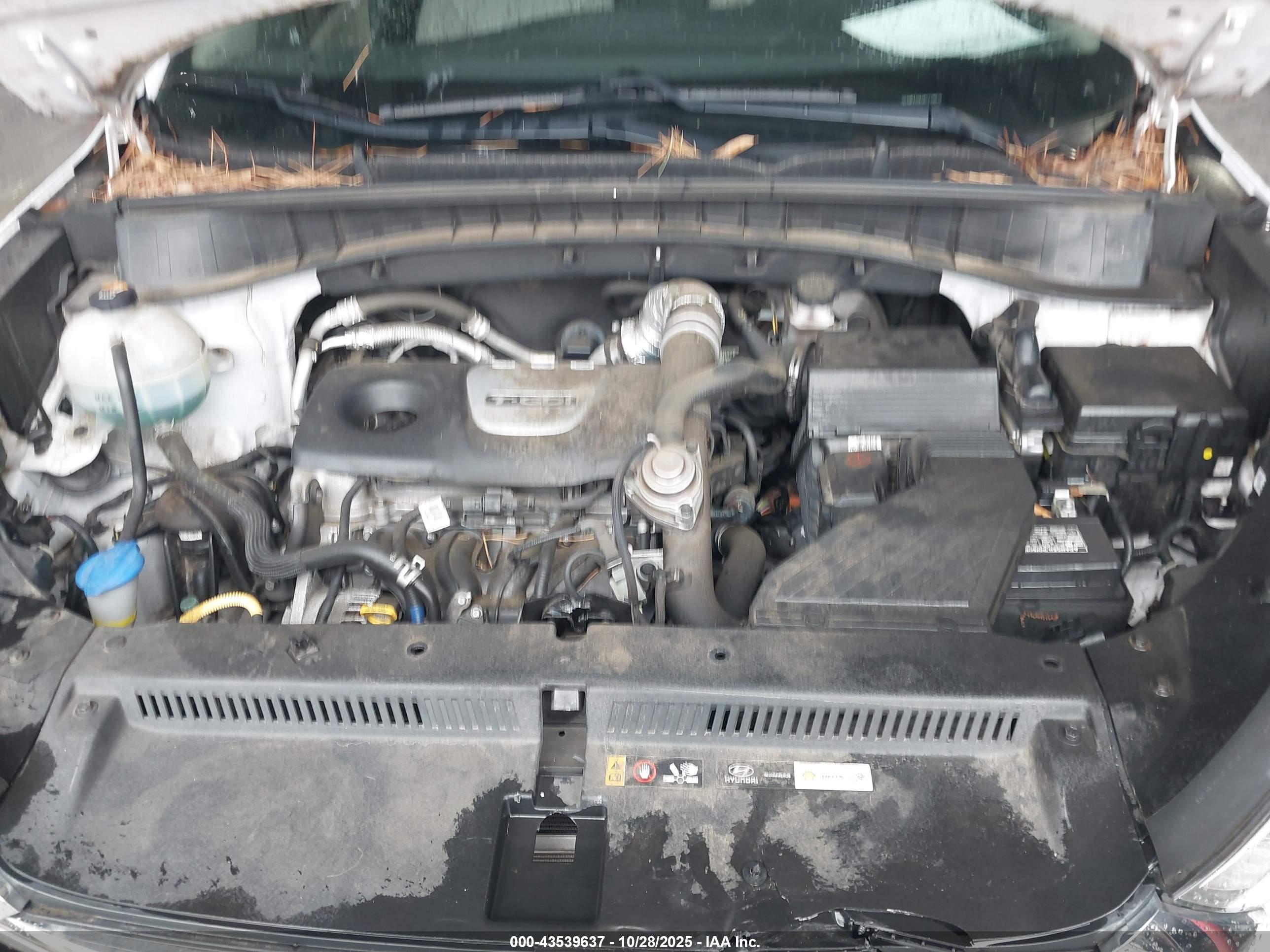 HYUNDAI TUCSON image 10