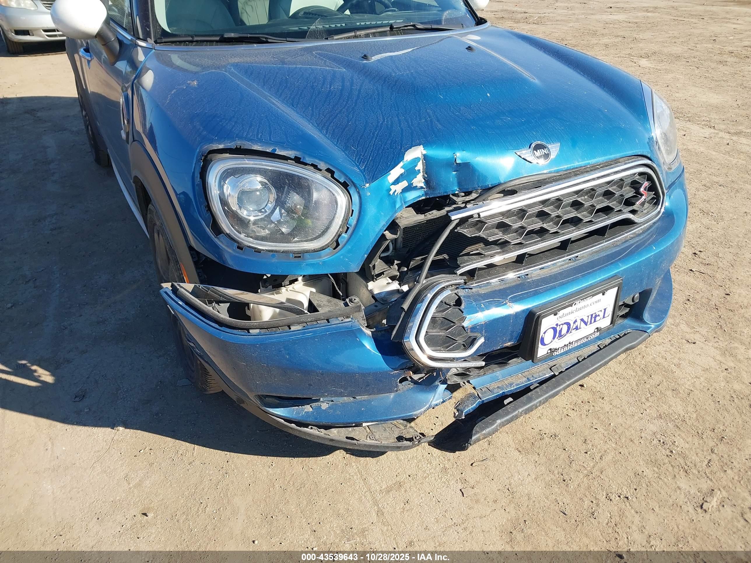 MINI COUNTRYMAN image 6