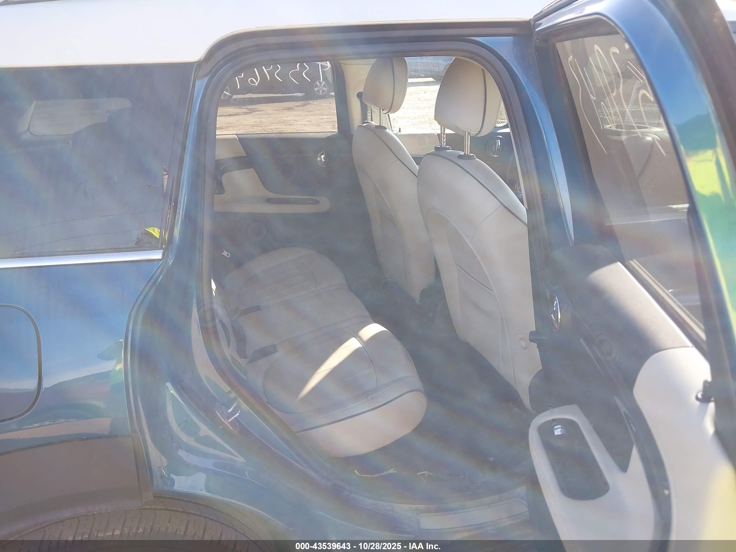 MINI COUNTRYMAN image 8