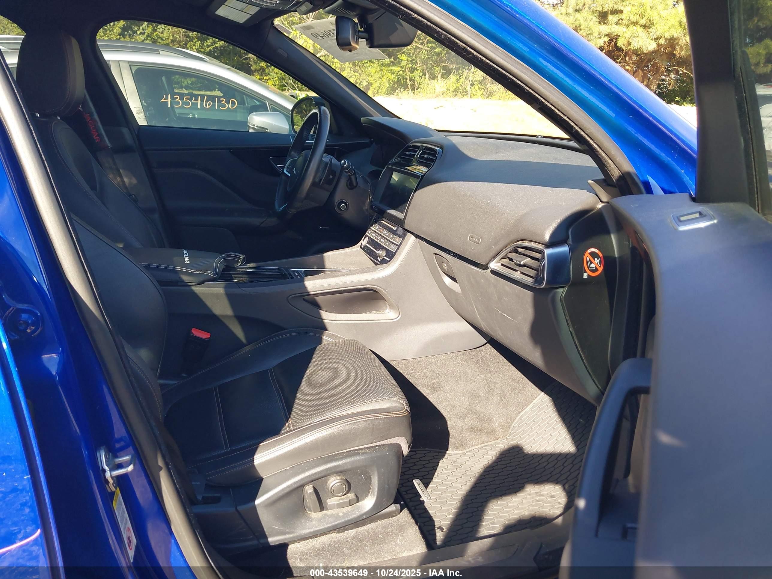 JAGUAR F-PACE image 5