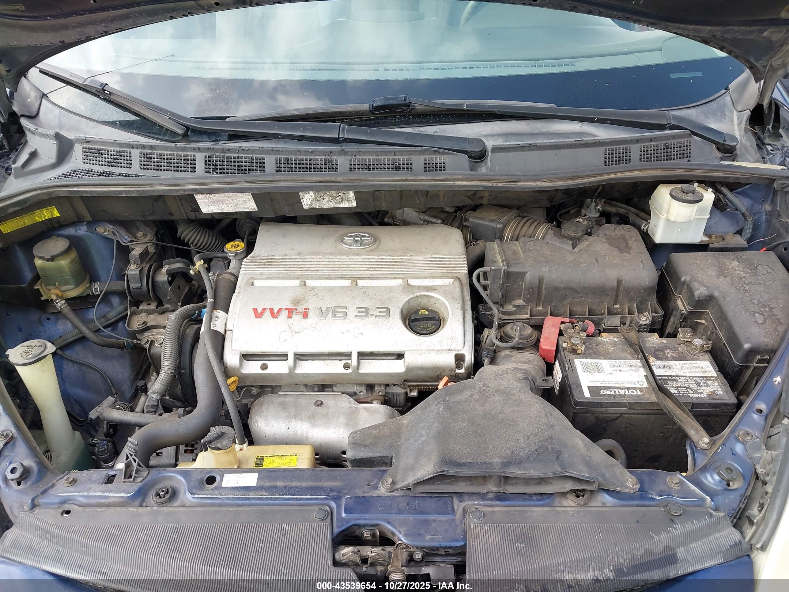 TOYOTA SIENNA image 10