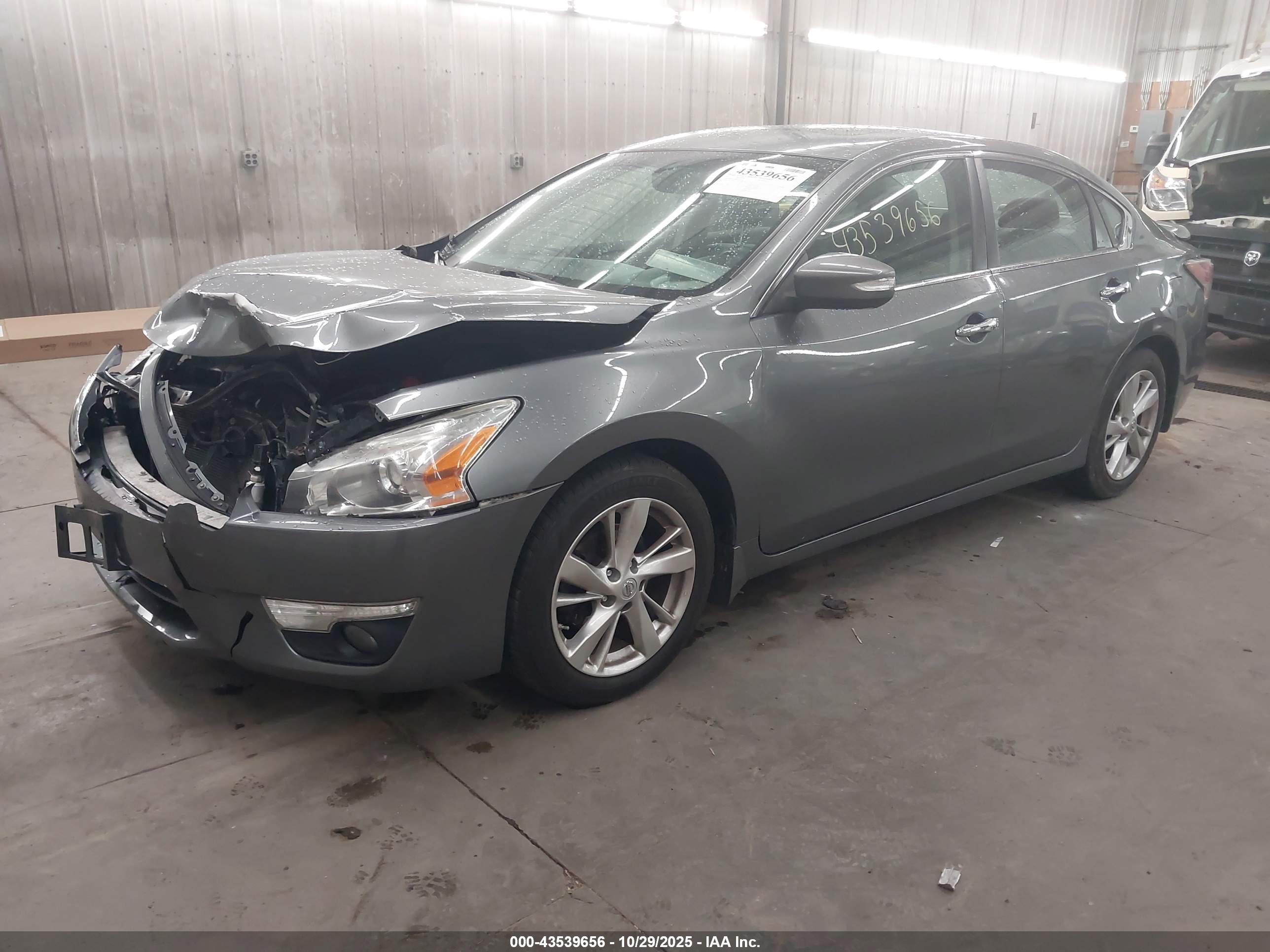 NISSAN ALTIMA image 2
