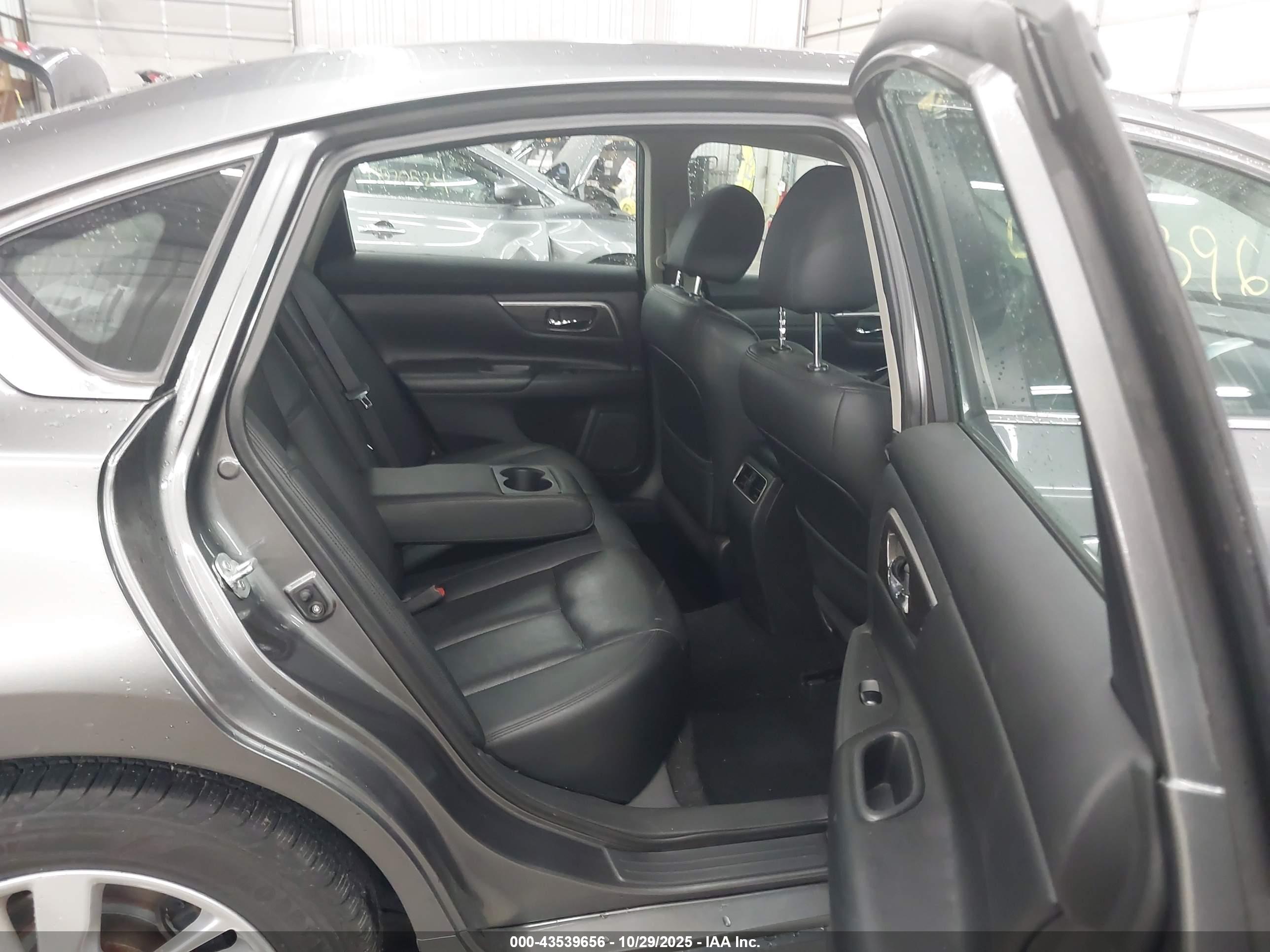 NISSAN ALTIMA image 8