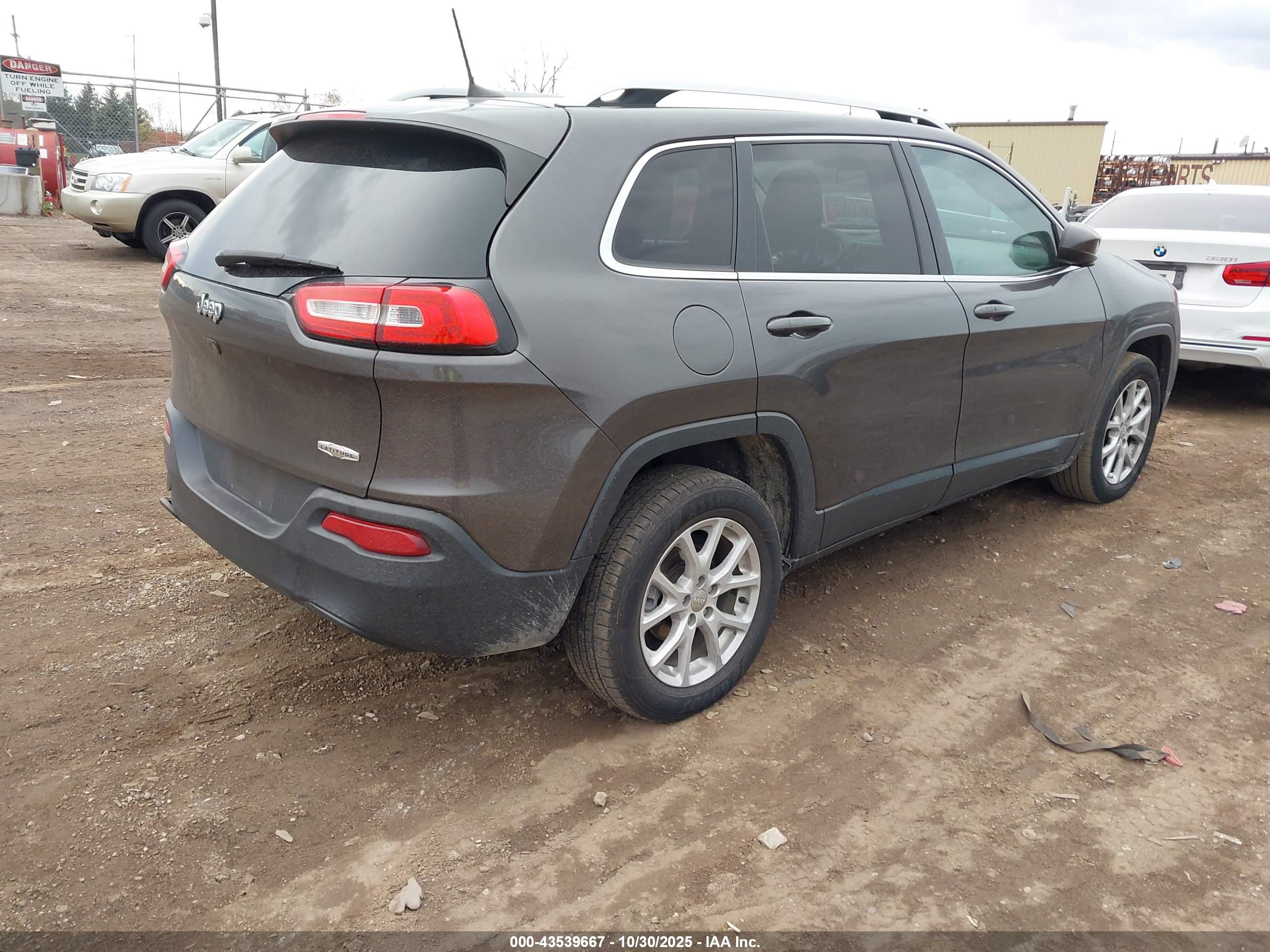 JEEP CHEROKEE image 4