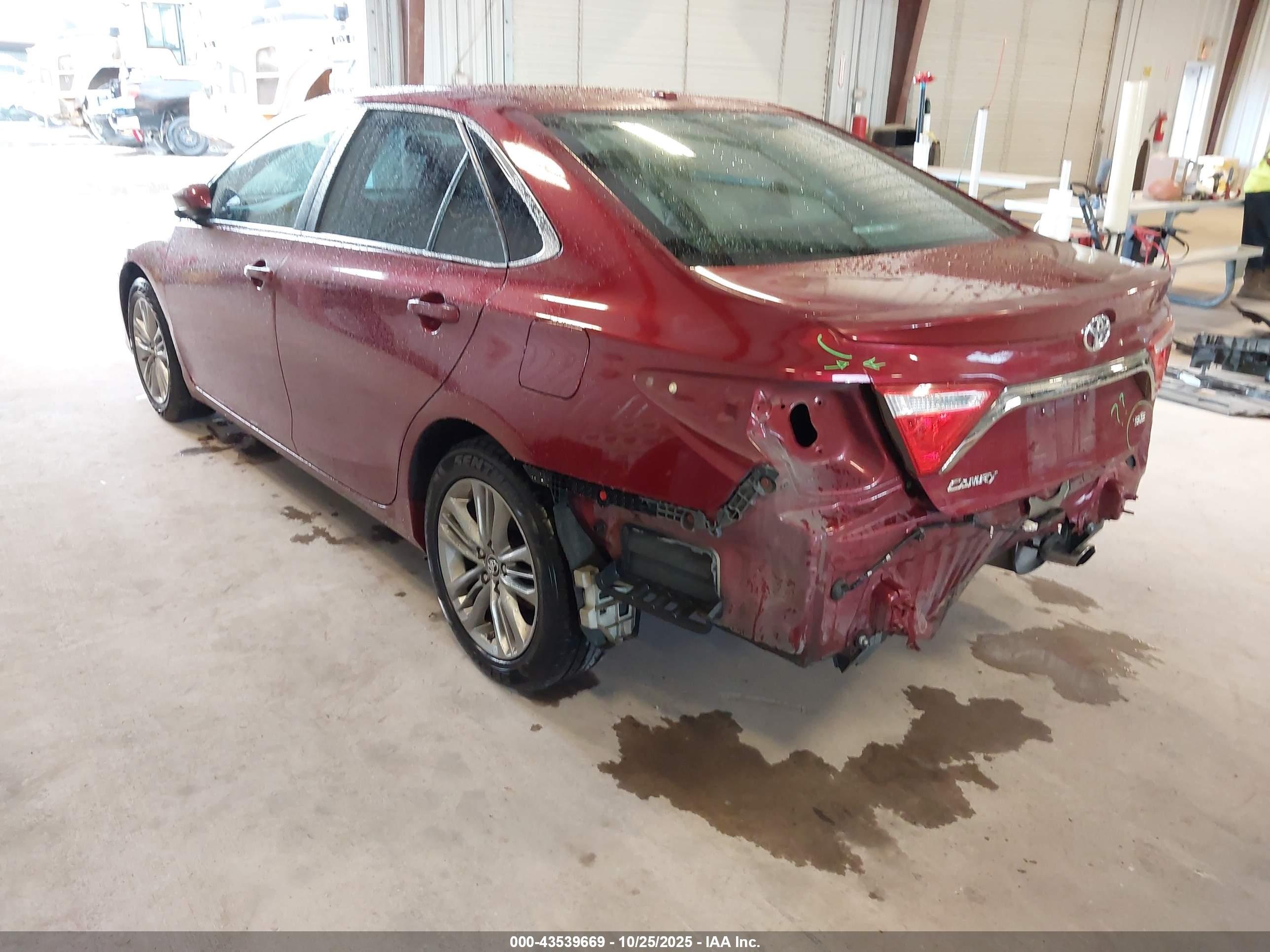 TOYOTA CAMRY image 3