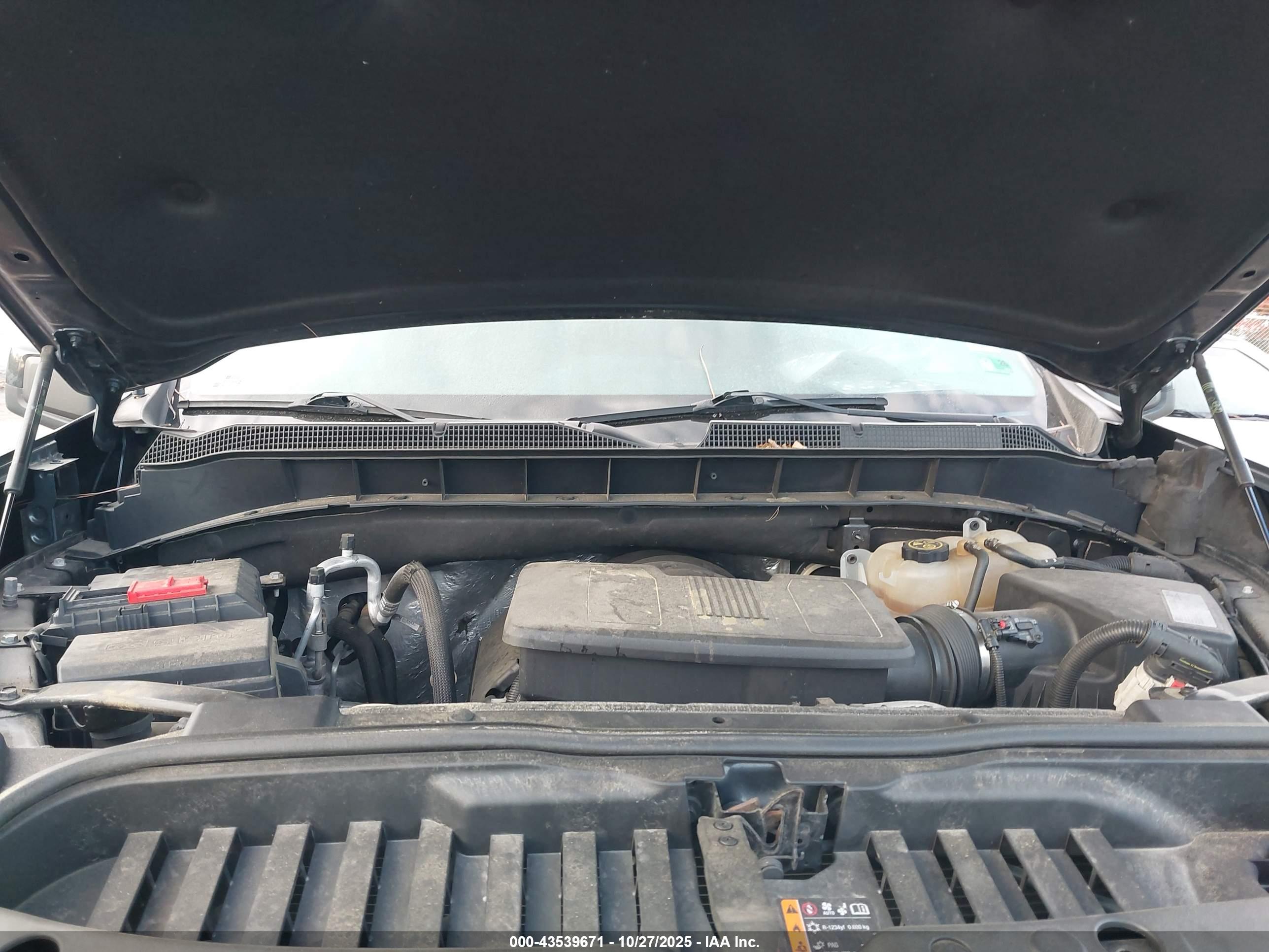 CHEVROLET SILVERADO image 10