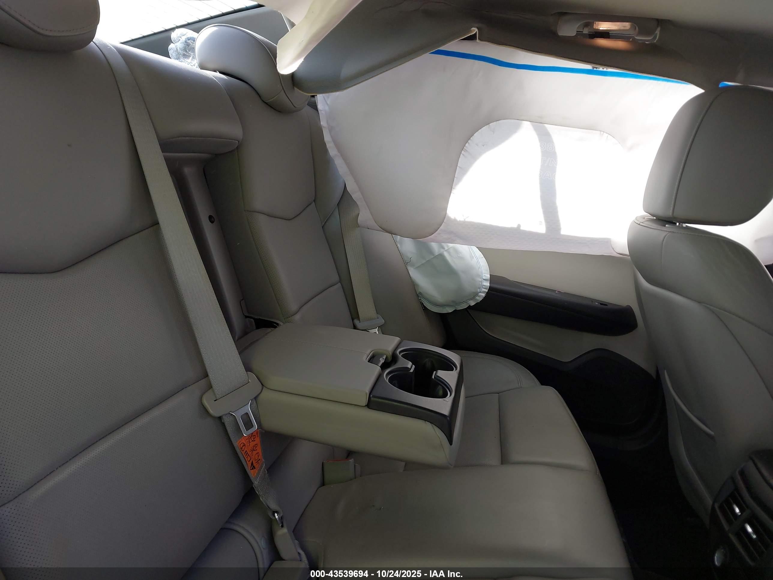 CADILLAC ATS image 8