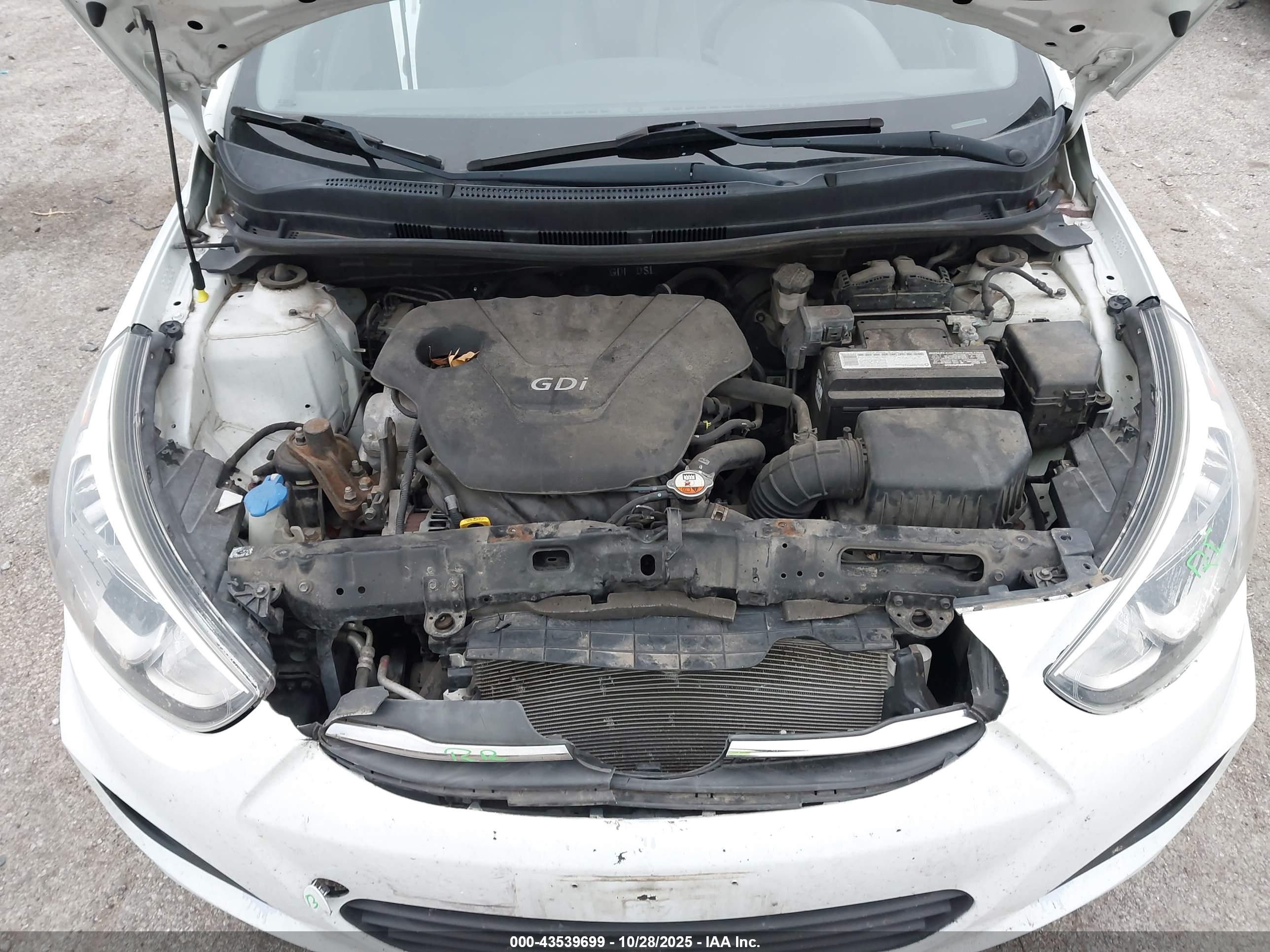 HYUNDAI ACCENT image 10