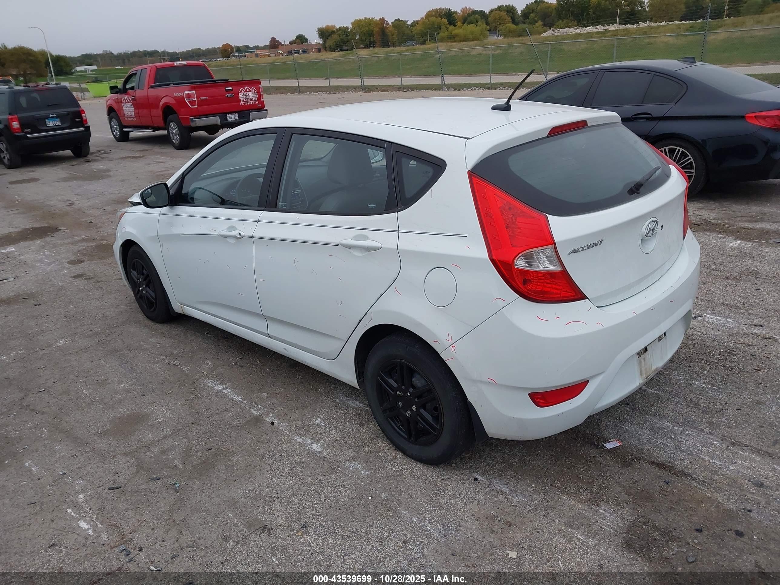 HYUNDAI ACCENT image 3