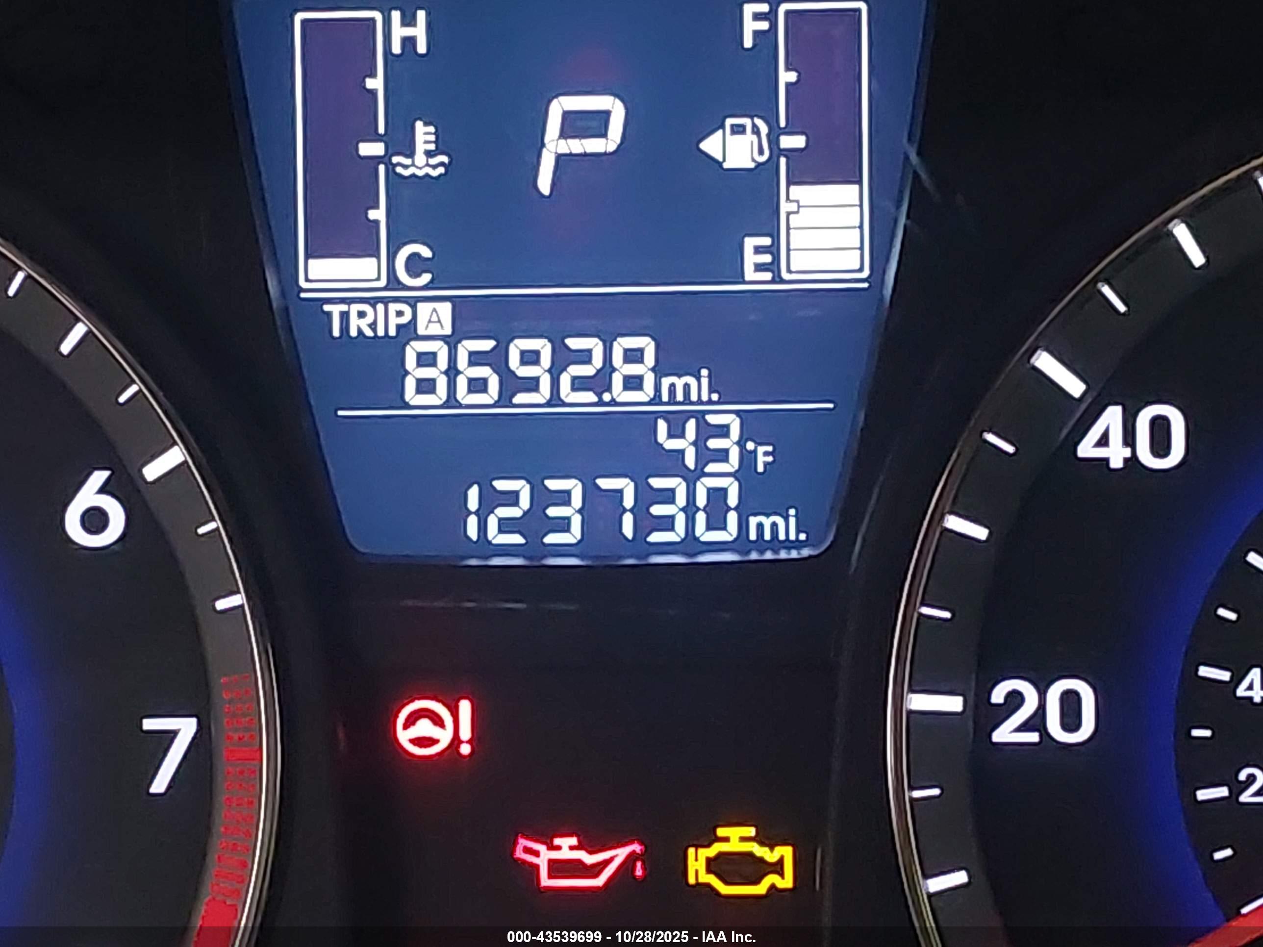 HYUNDAI ACCENT image 7