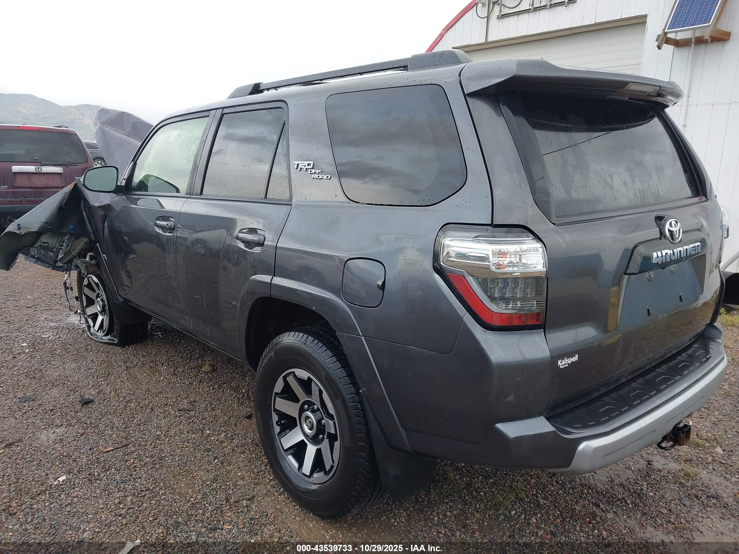 TOYOTA 4RUNNER image 3