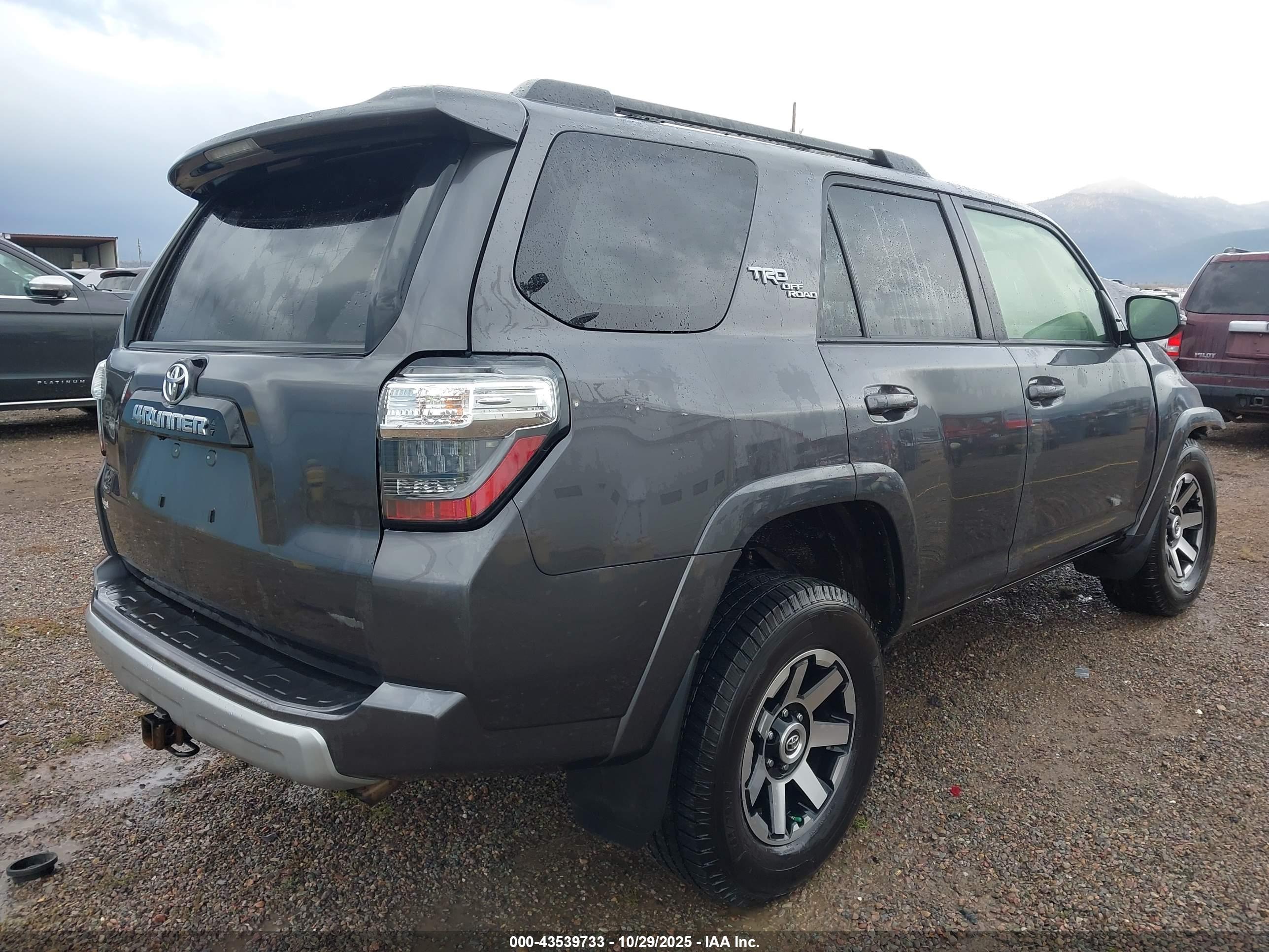 TOYOTA 4RUNNER image 4
