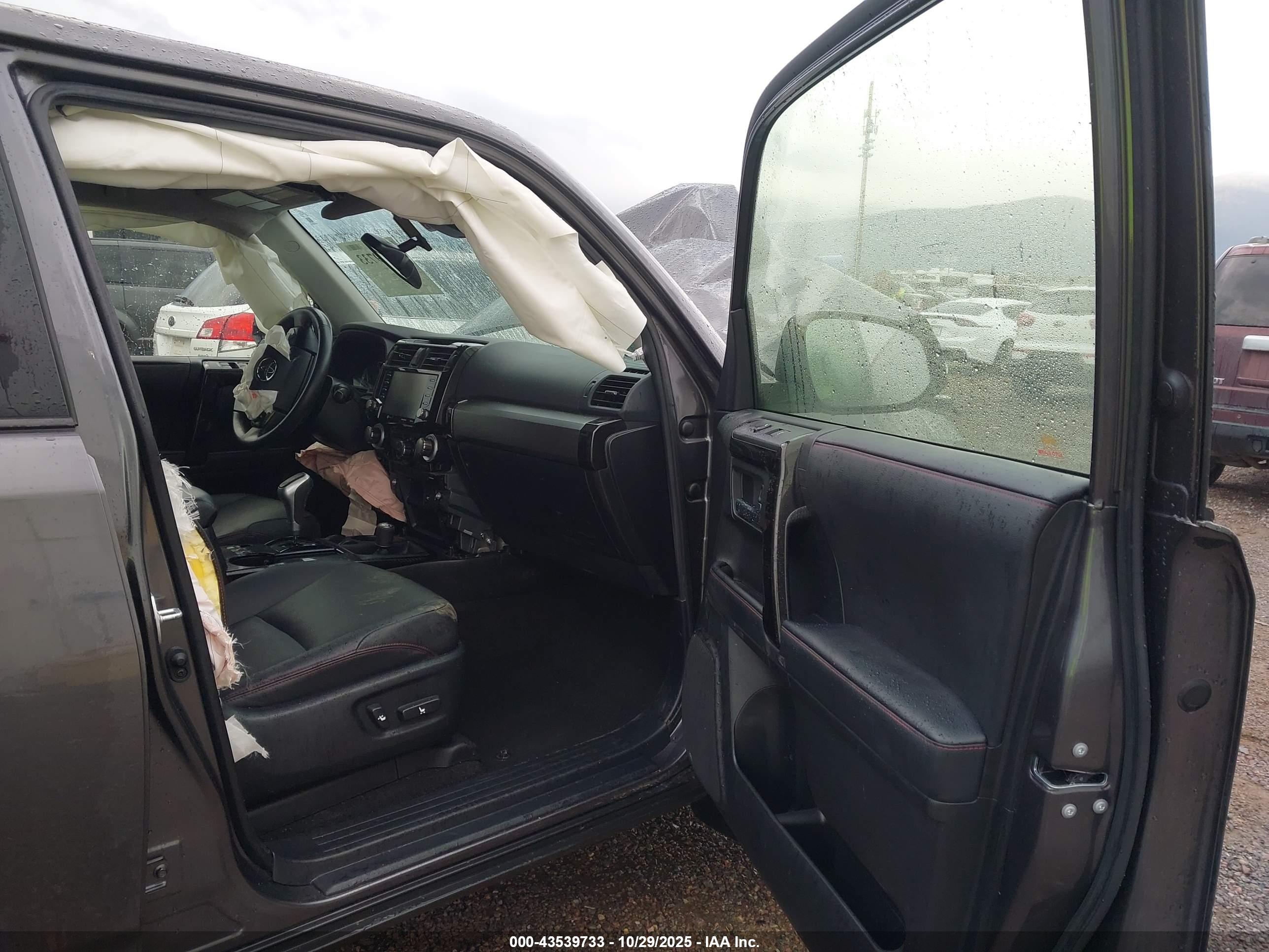 TOYOTA 4RUNNER image 5