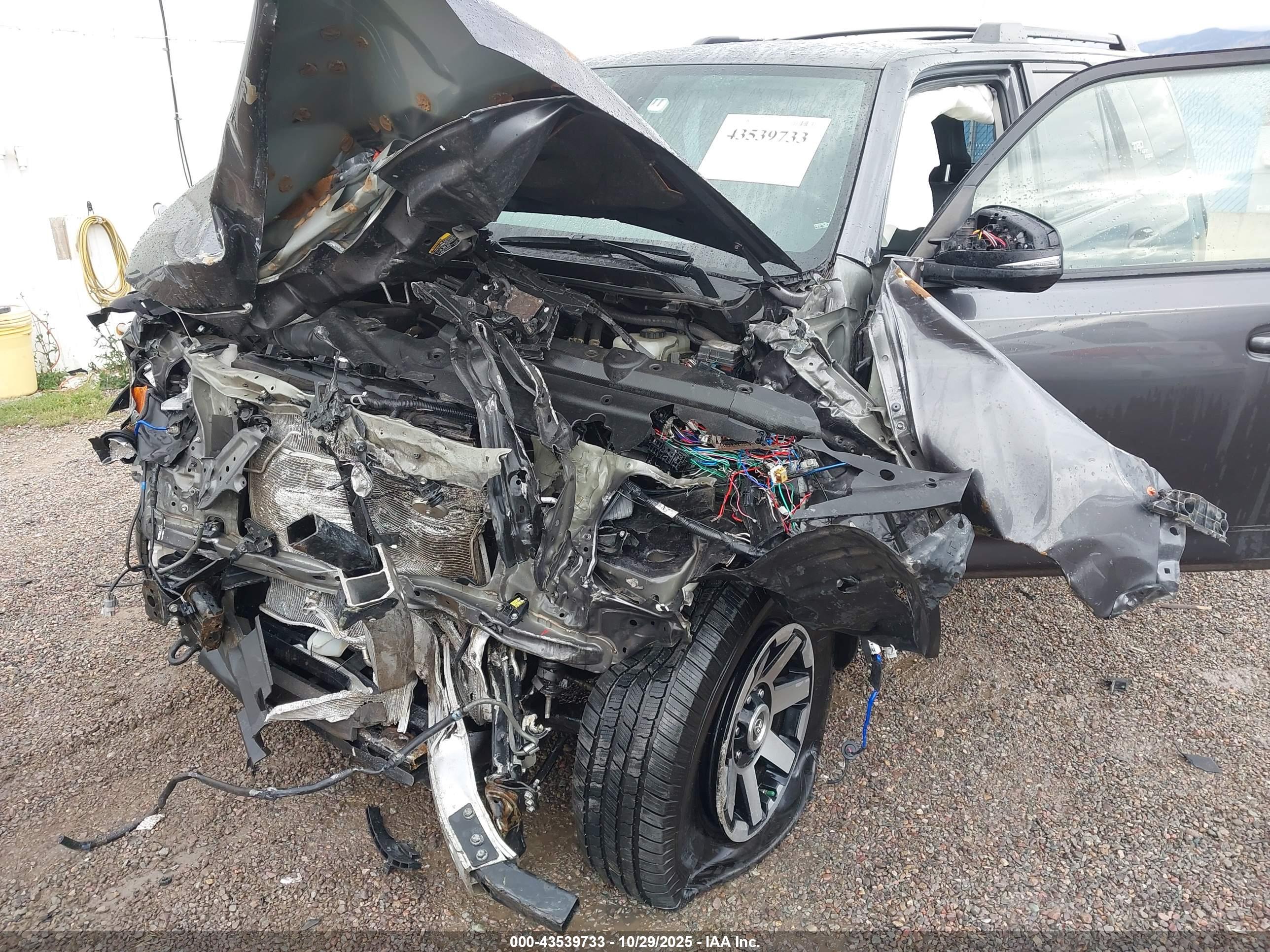 TOYOTA 4RUNNER image 6