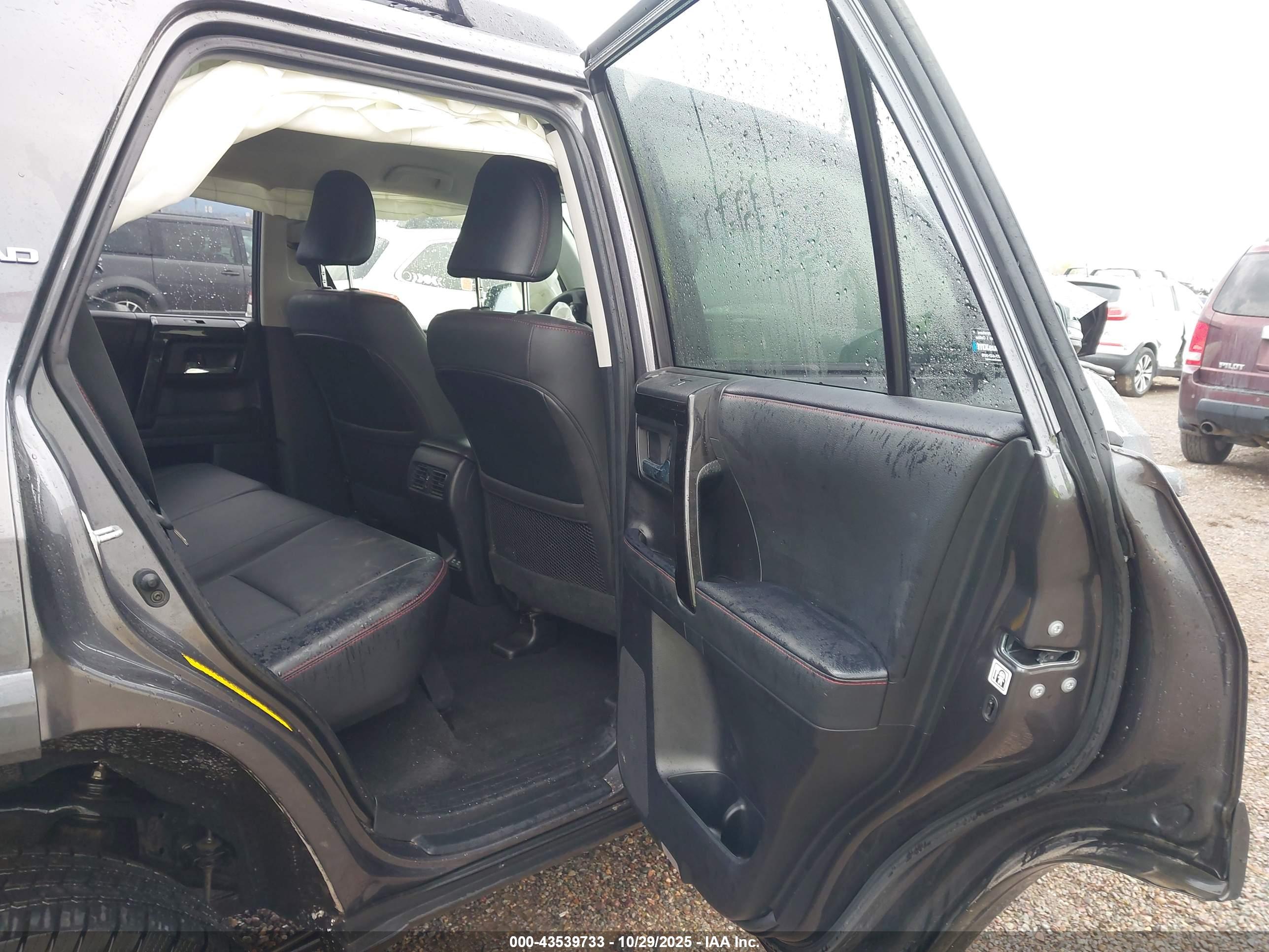 TOYOTA 4RUNNER image 8