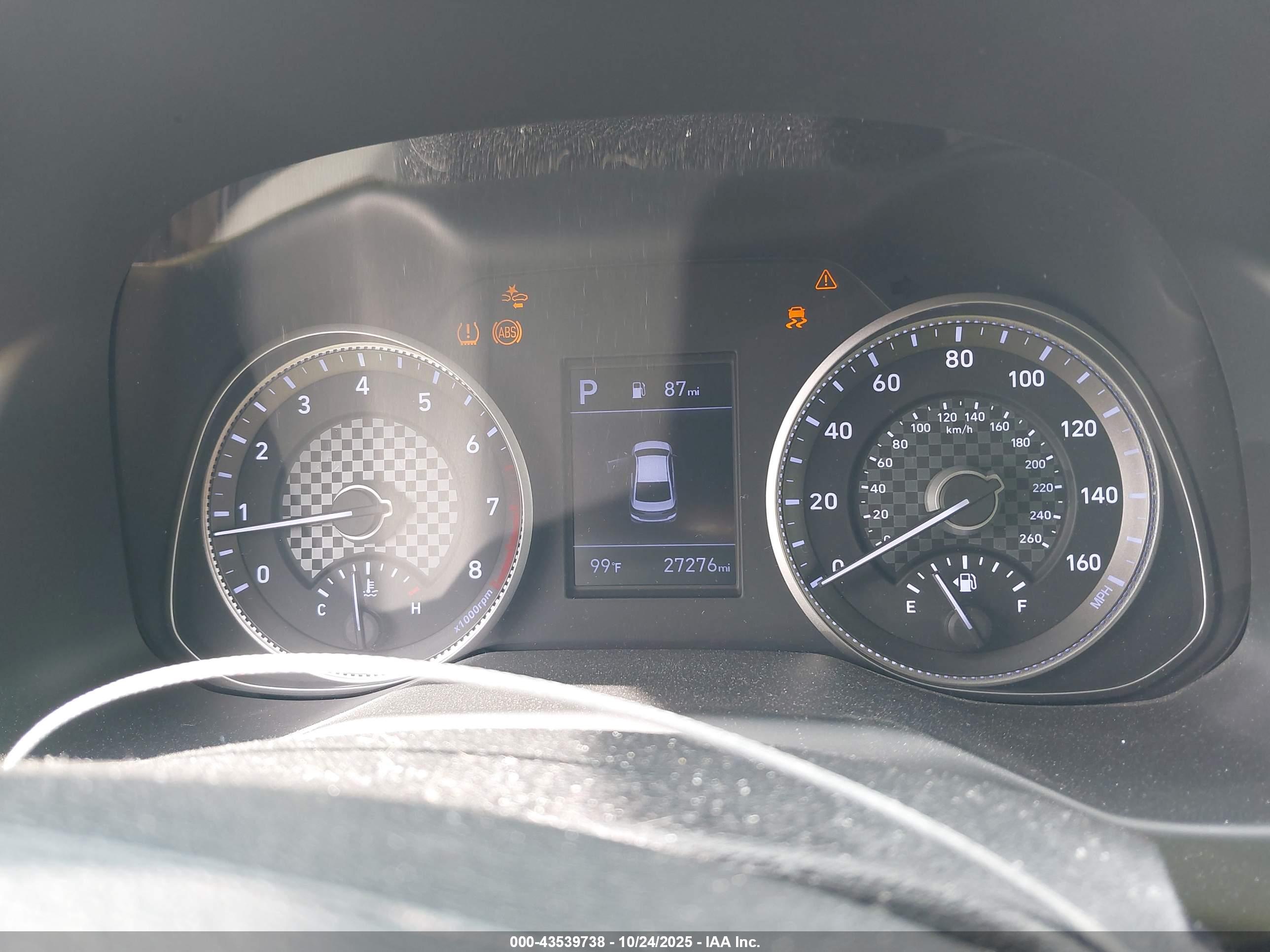 HYUNDAI ELANTRA image 7